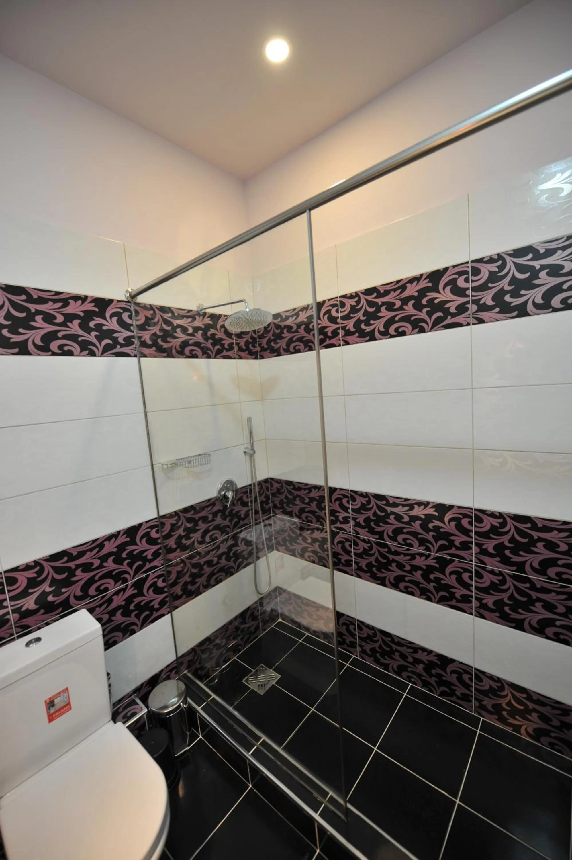 Bathroom in Rose Garden Hotel