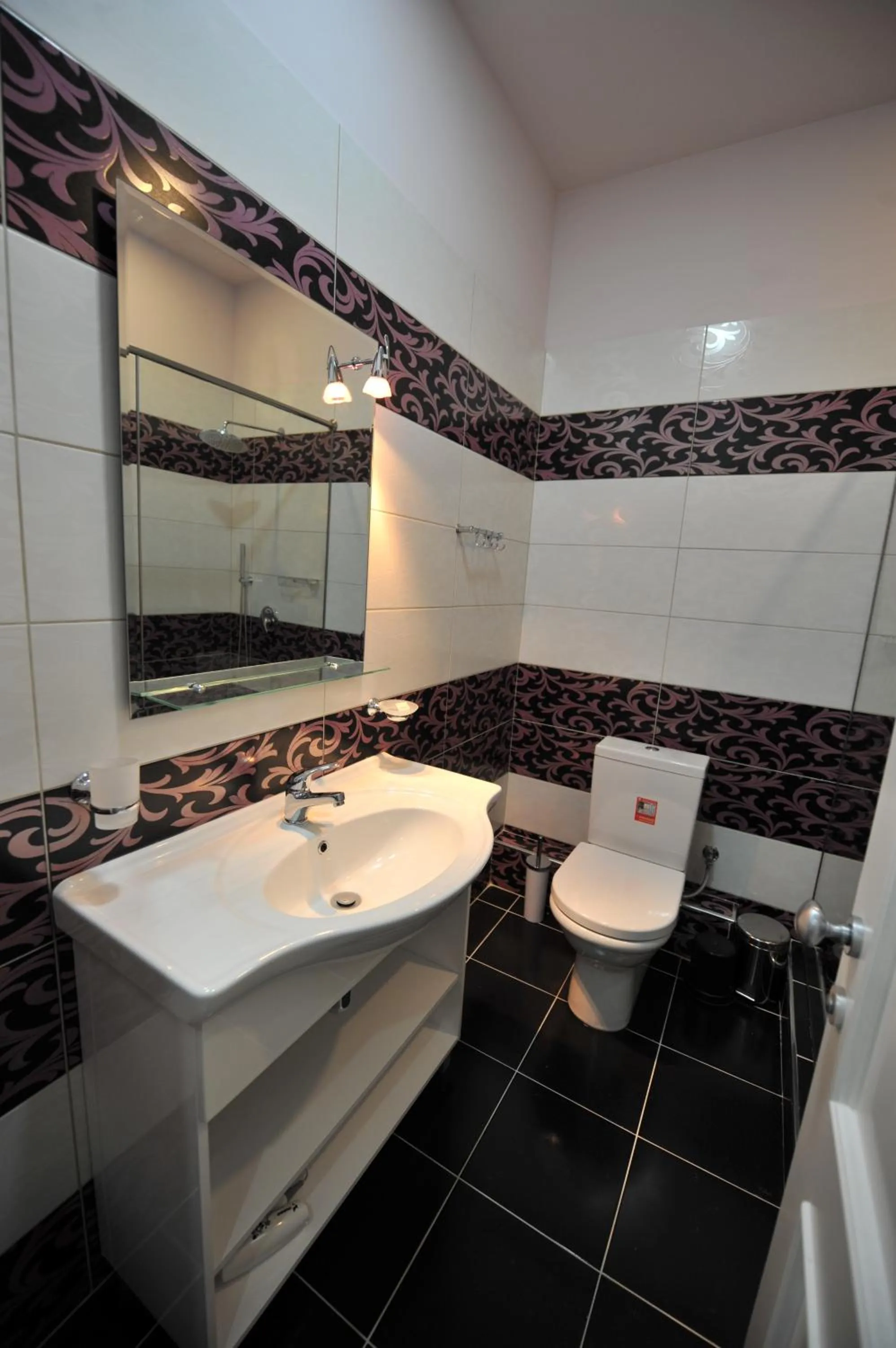 Bathroom in Rose Garden Hotel