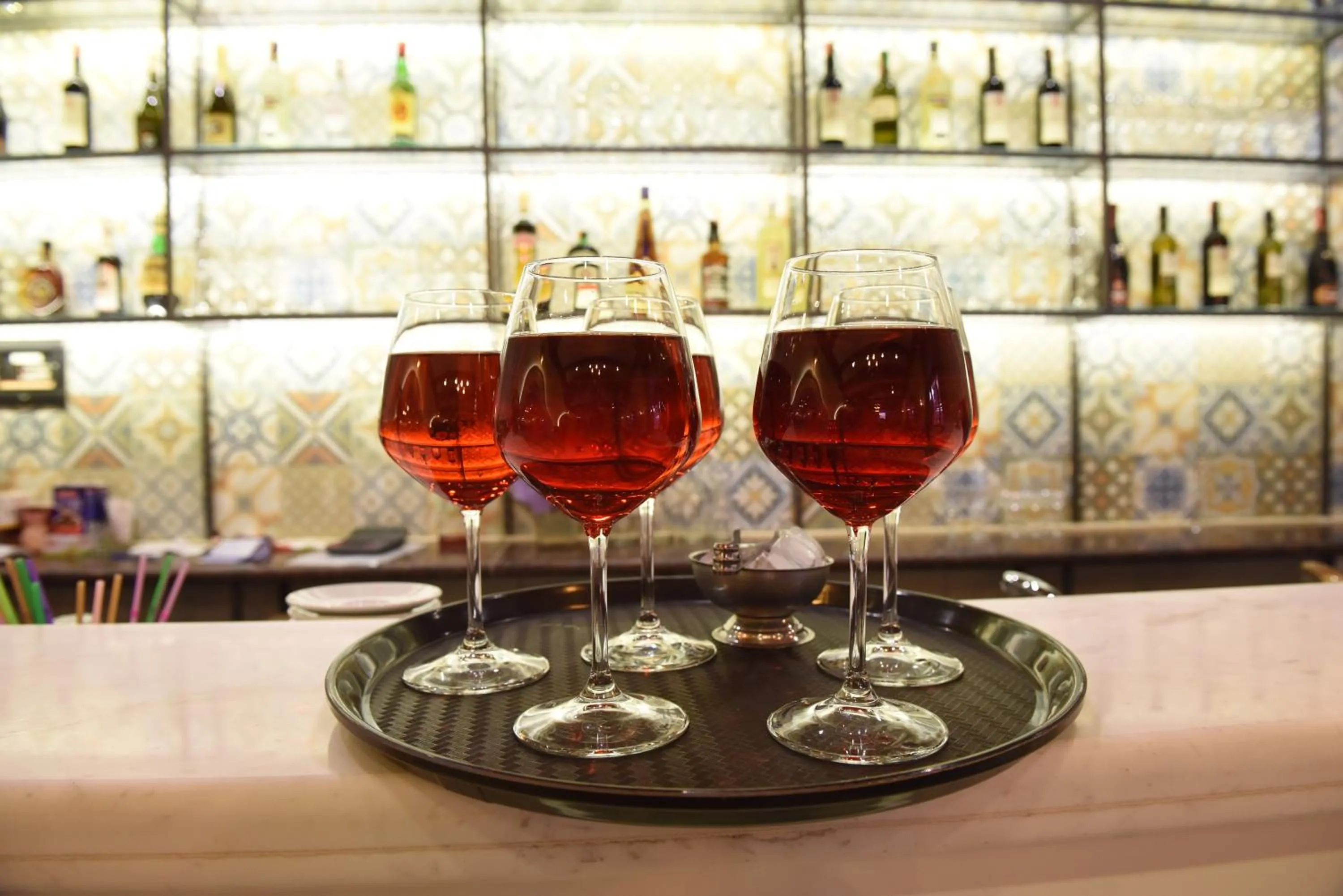 Restaurant/places to eat in Rose Garden Hotel