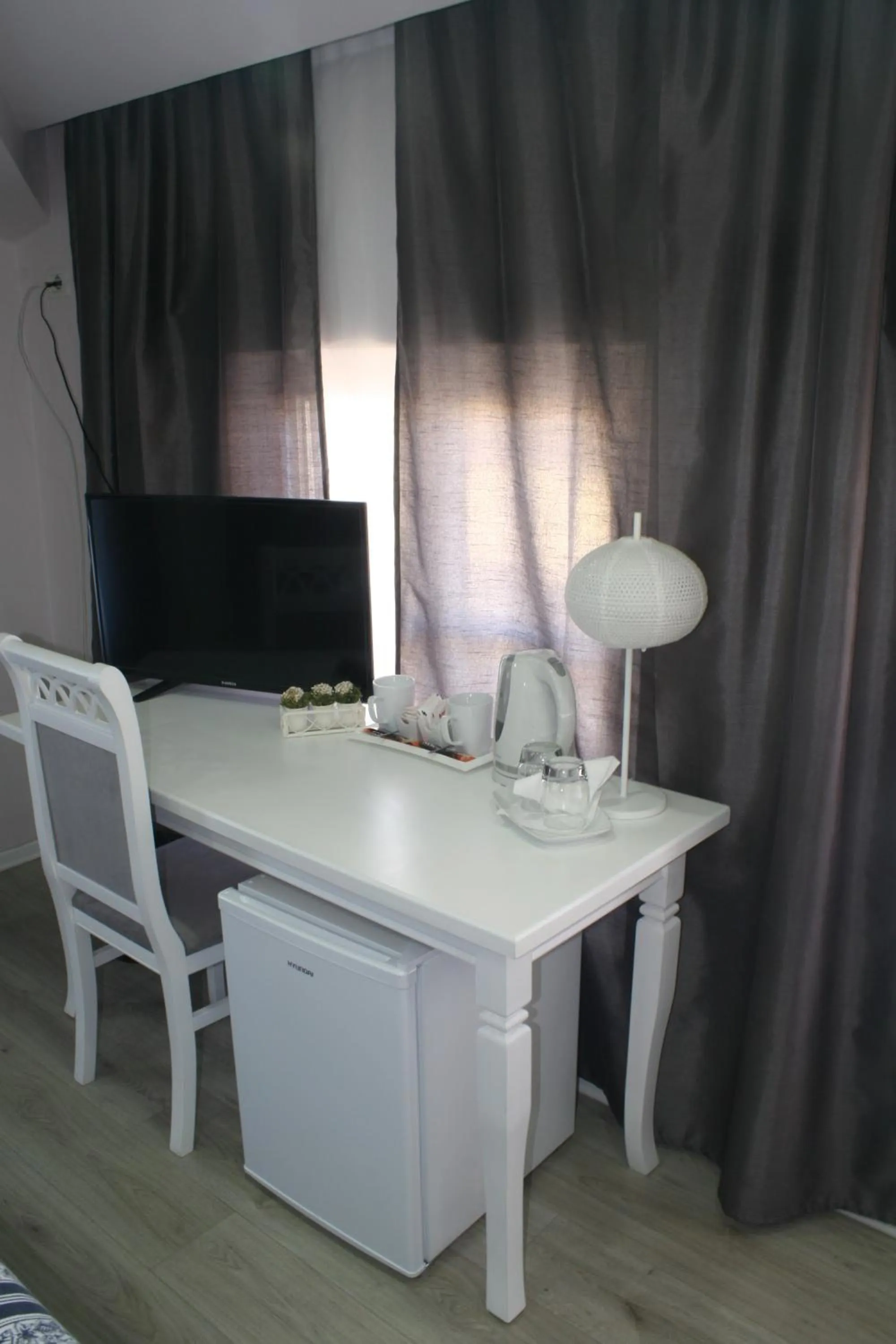 Coffee/tea facilities in Rose Garden Hotel