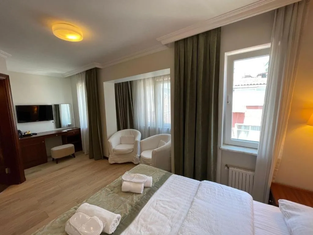 Deluxe Double Room in Marmara Konak Old City