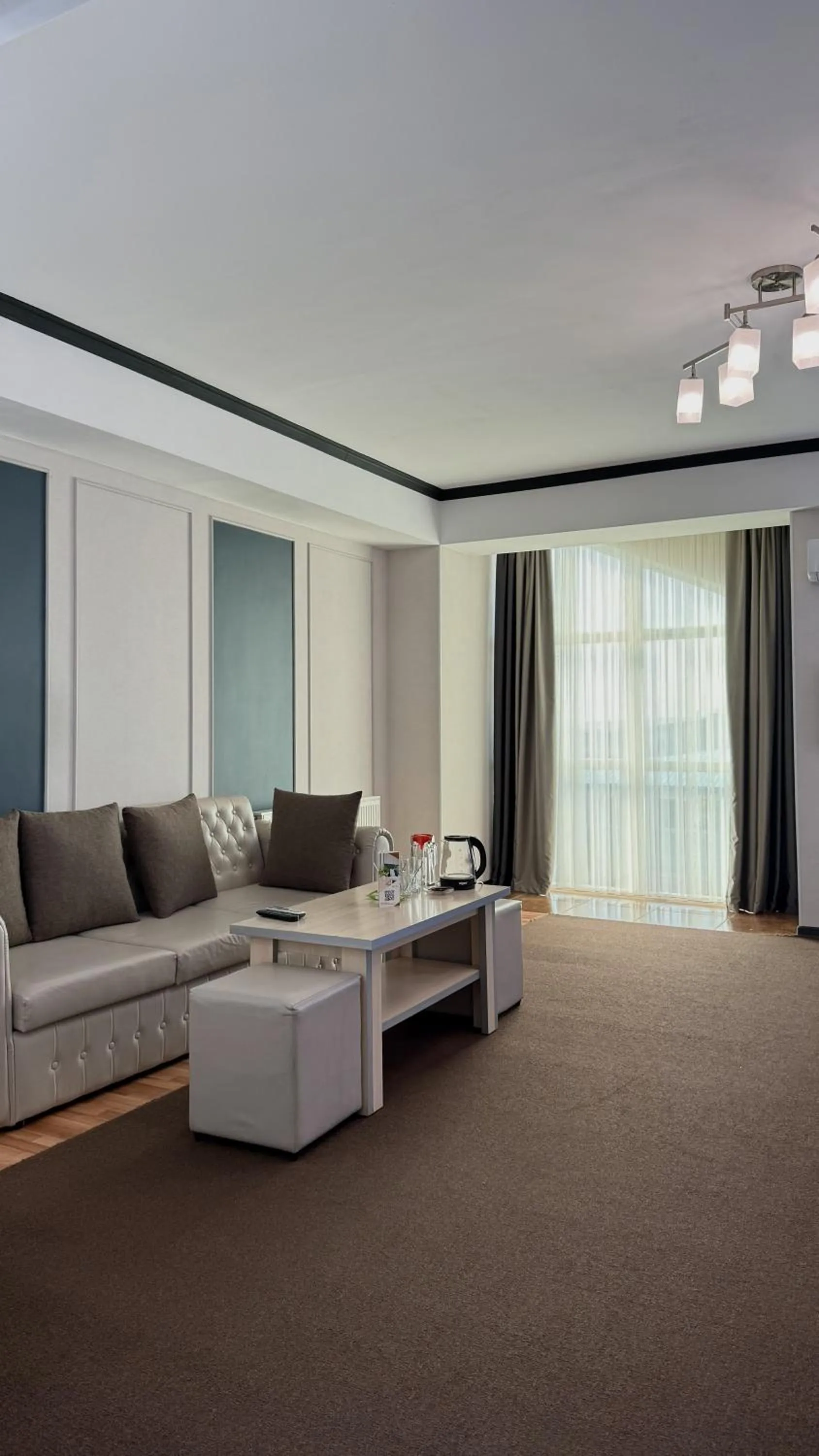 Seating area in Caravan Hotel