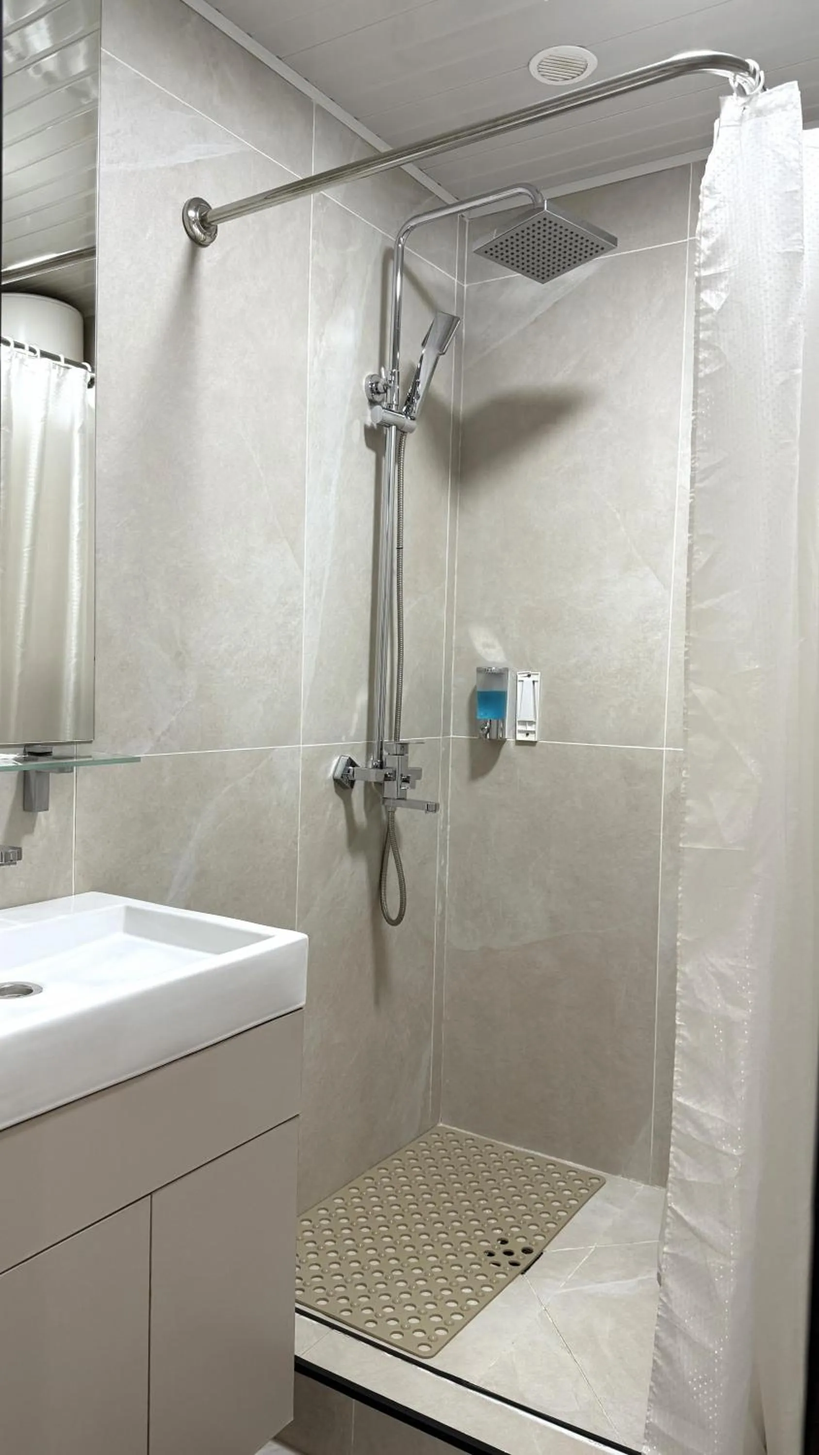 Shower in Caravan Hotel