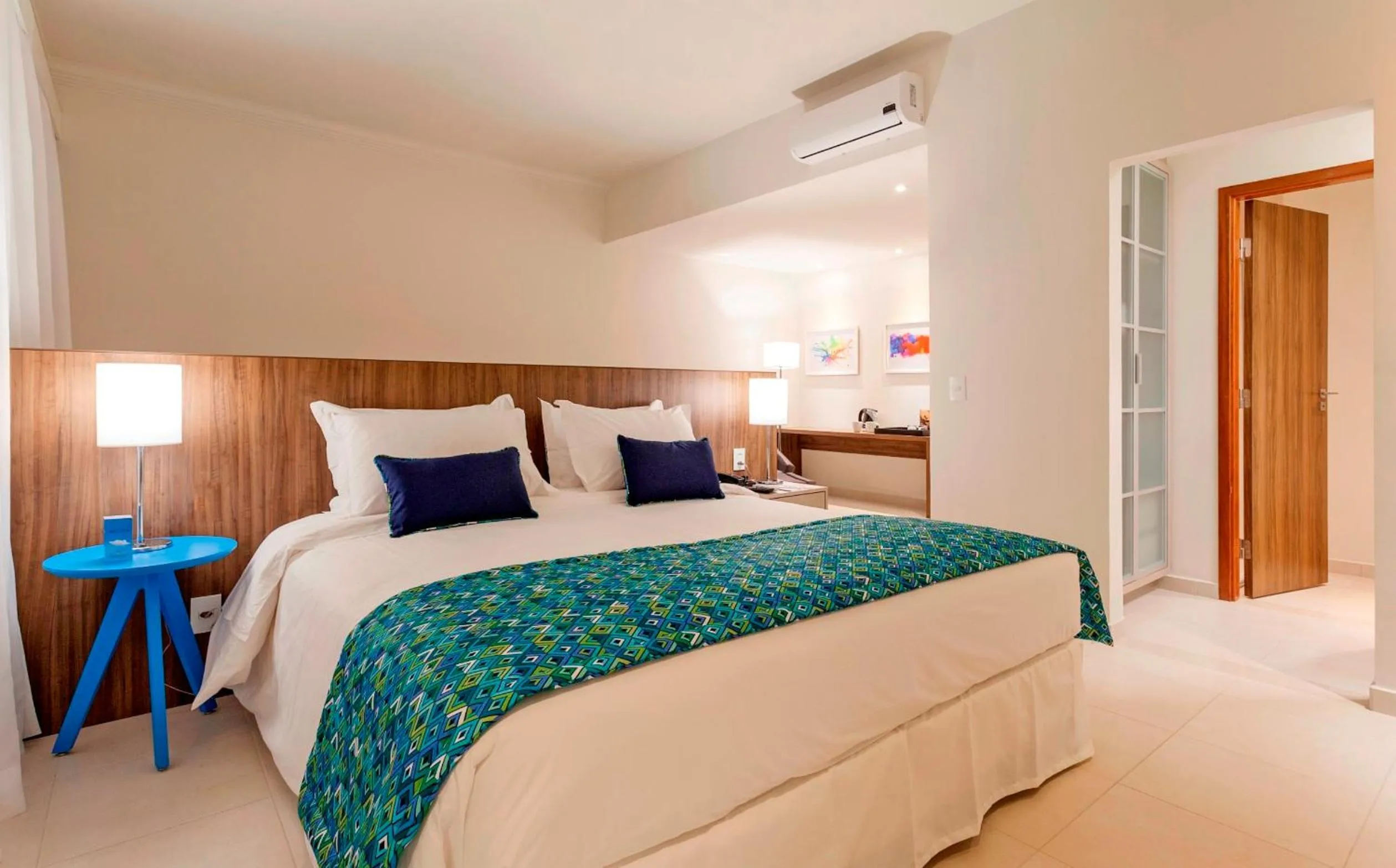 Decorative detail, Bed in Tulip Inn Sete Lagoas