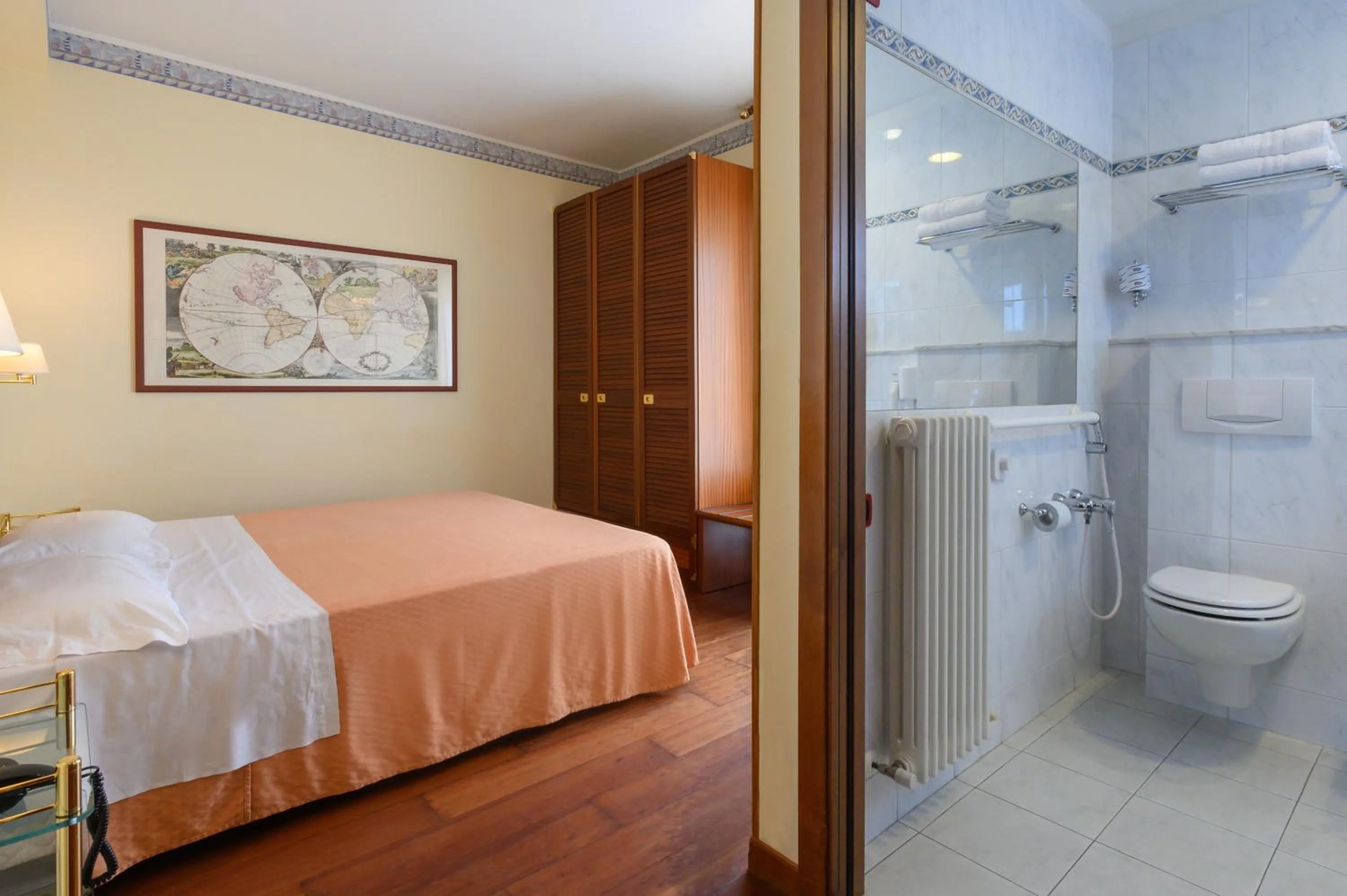 Facility for disabled guests, Bed in Atilius Hotel & Suites