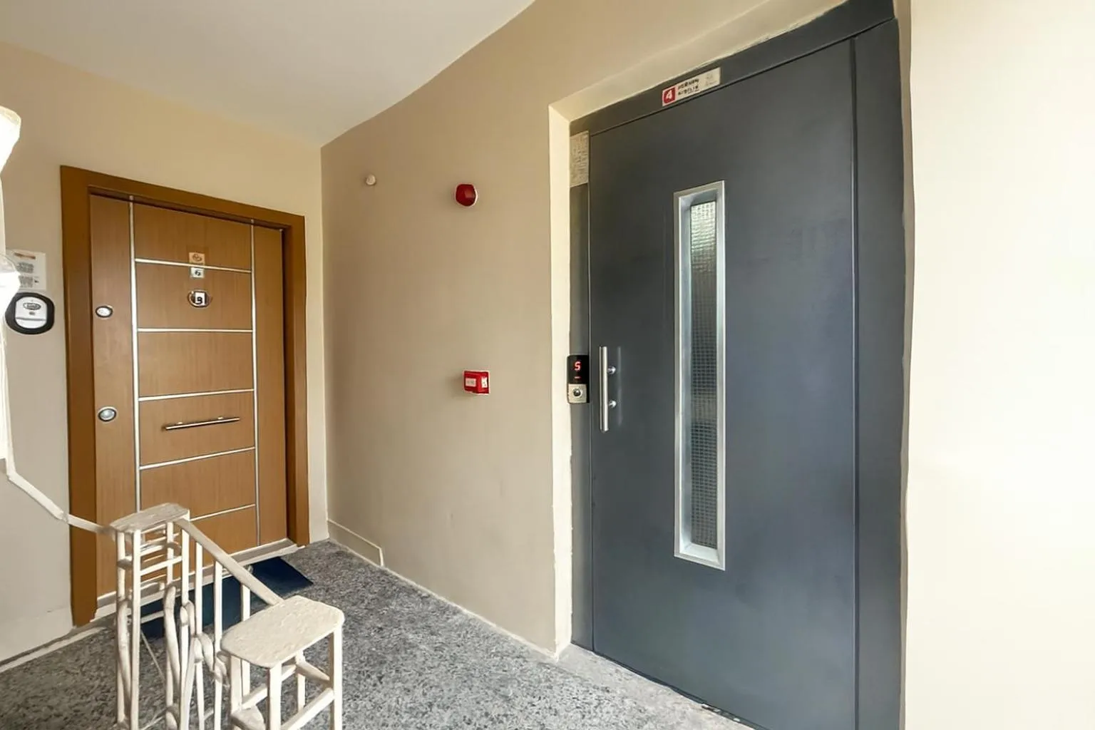 elevator in Lion Stone Hotel