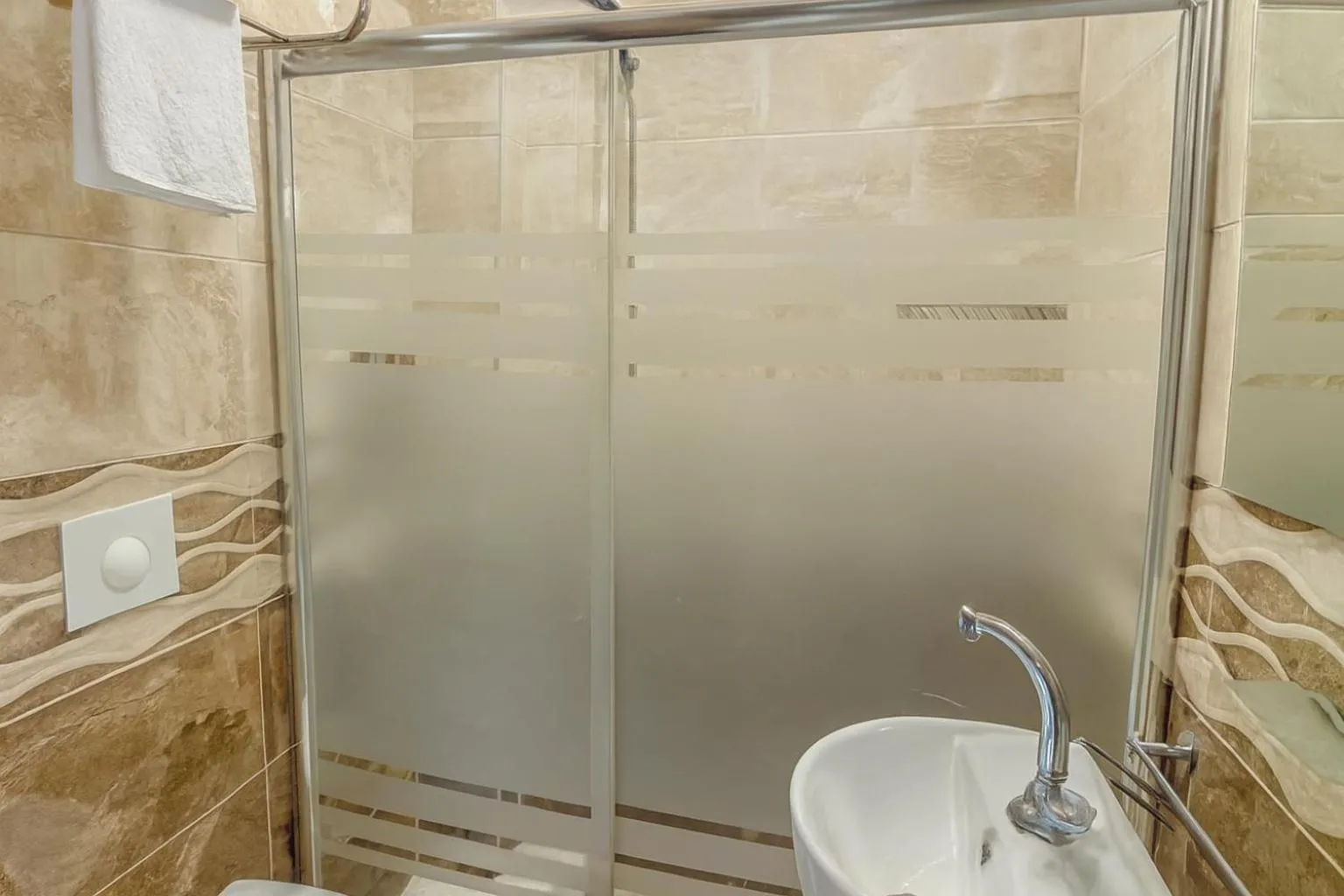 Shower in Lion Stone Hotel