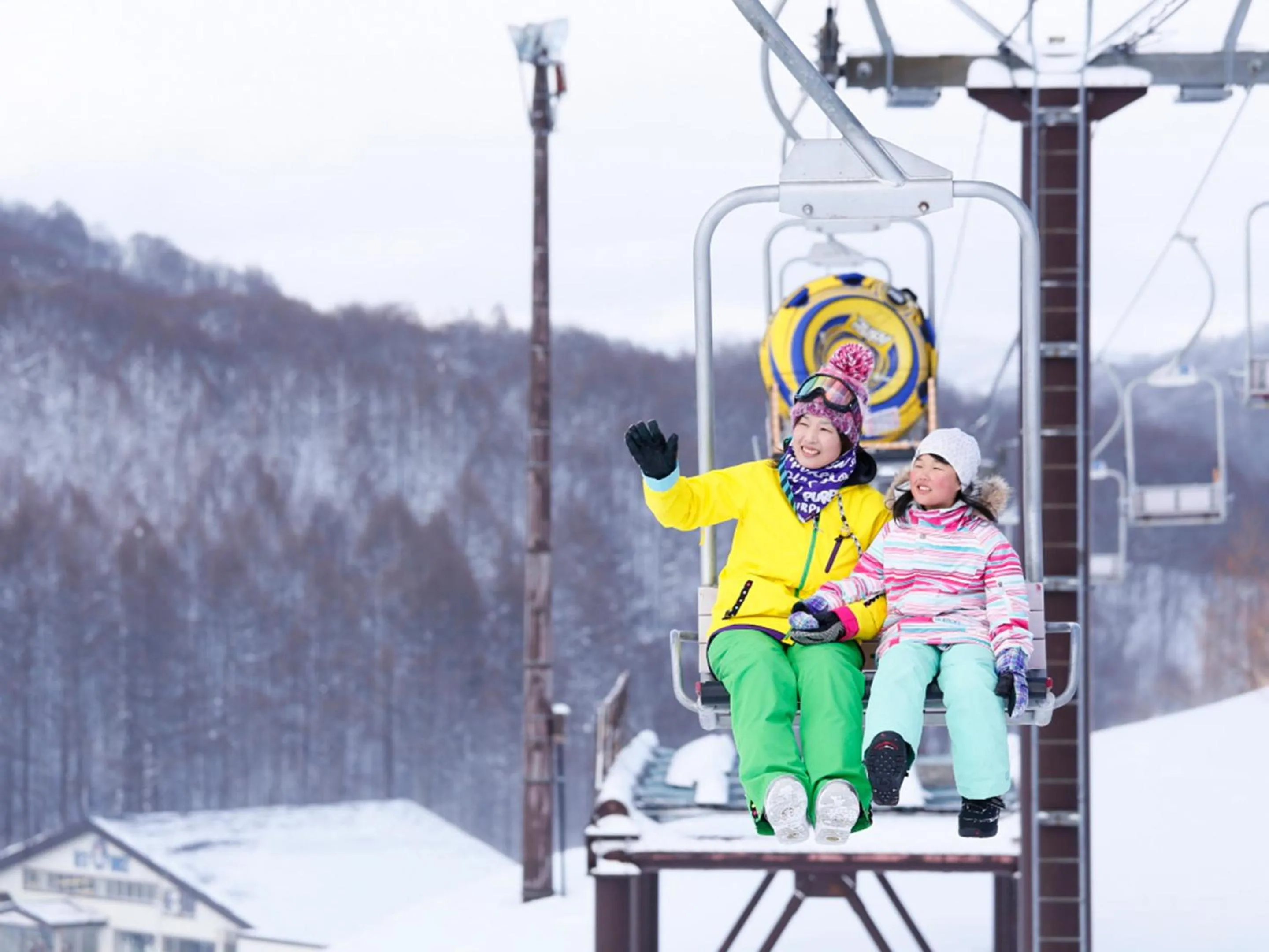 Skiing in Urabandai Lake Resort Goshiki no Mori