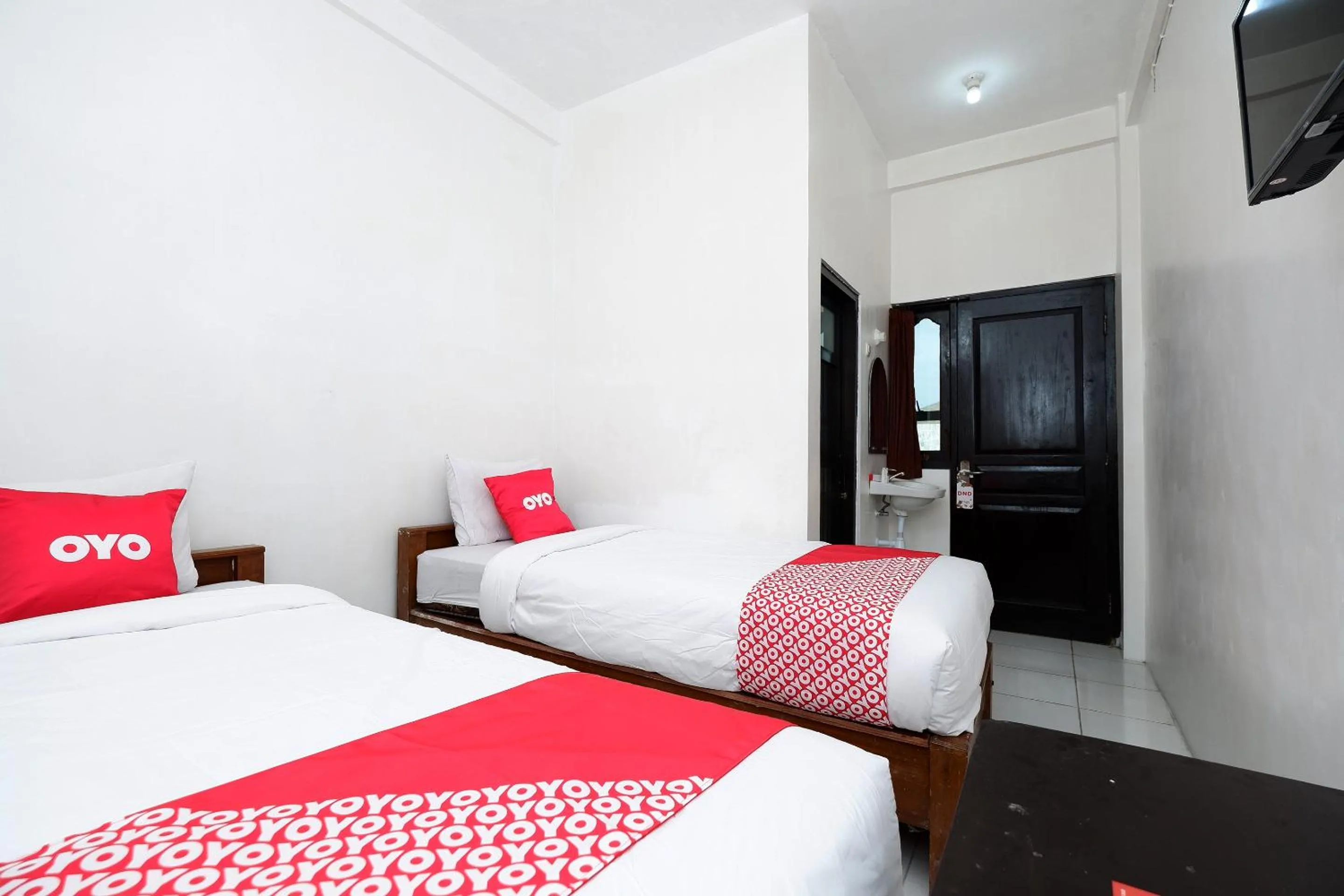 Bedroom, Bed in OYO 1706 Hotel H&w Solo