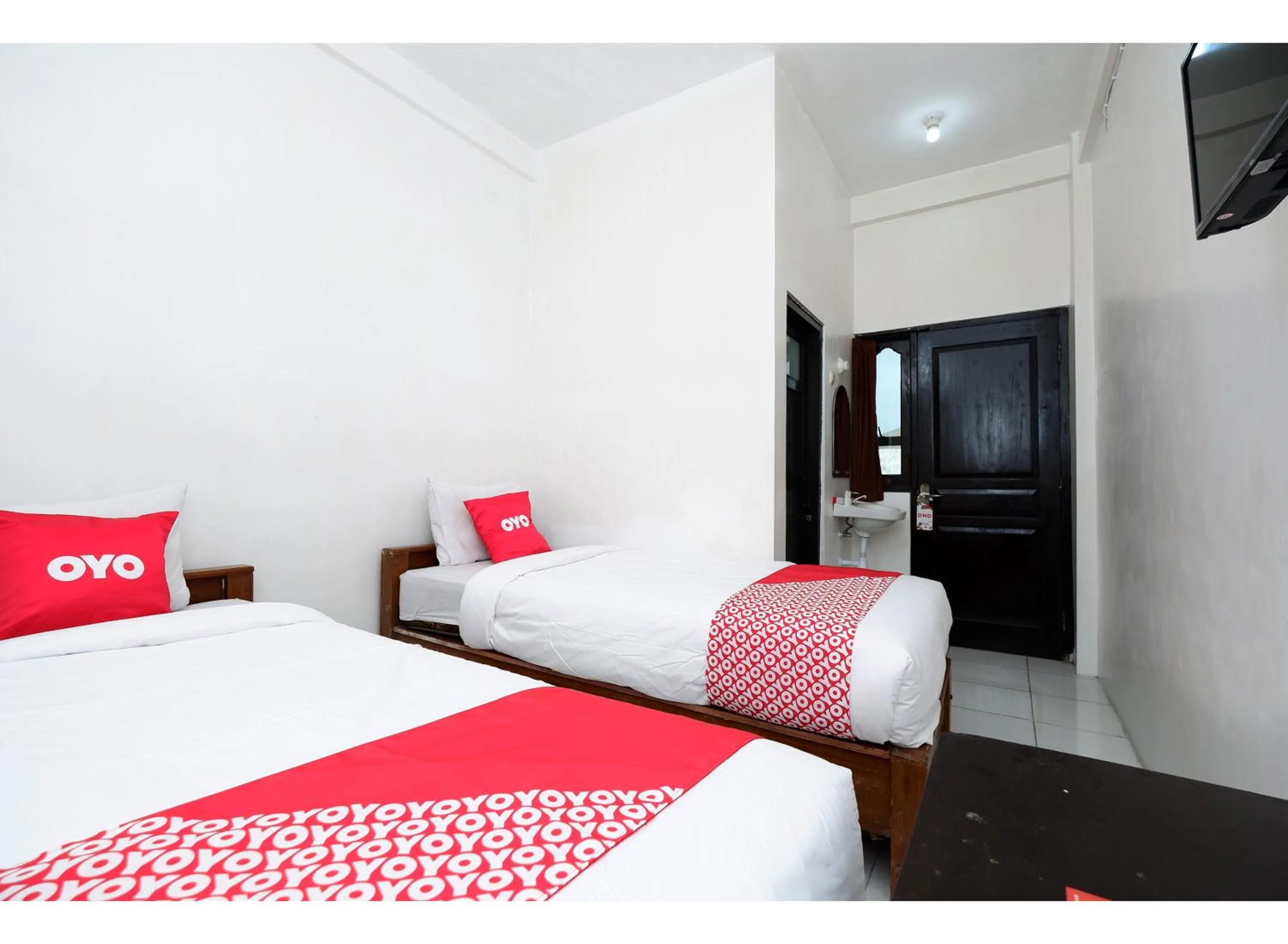Bedroom, Bed in OYO 1706 Hotel H&w Solo
