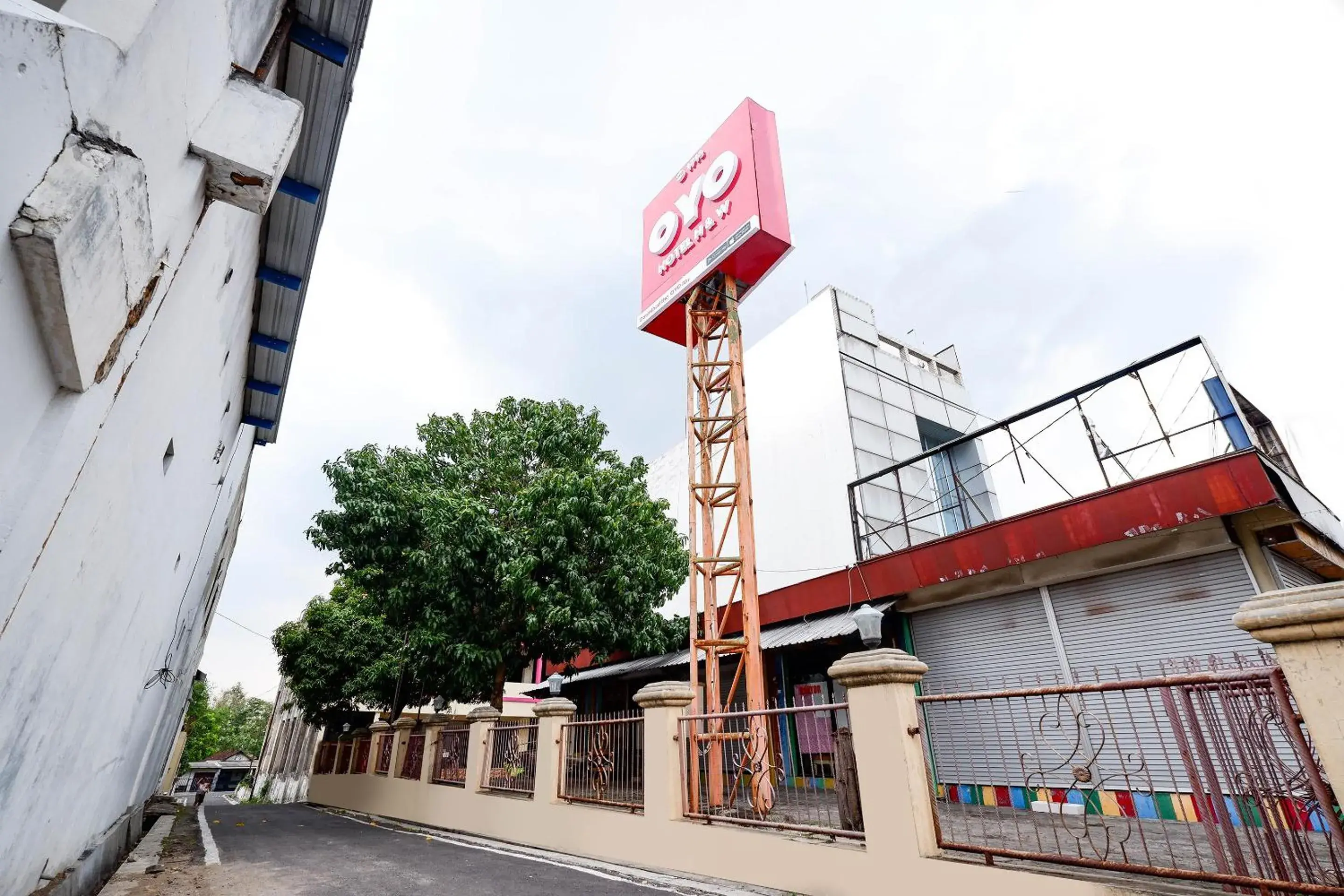 OYO 1706 Hotel H&w Solo OYO 1706 Hotel H&w Solo