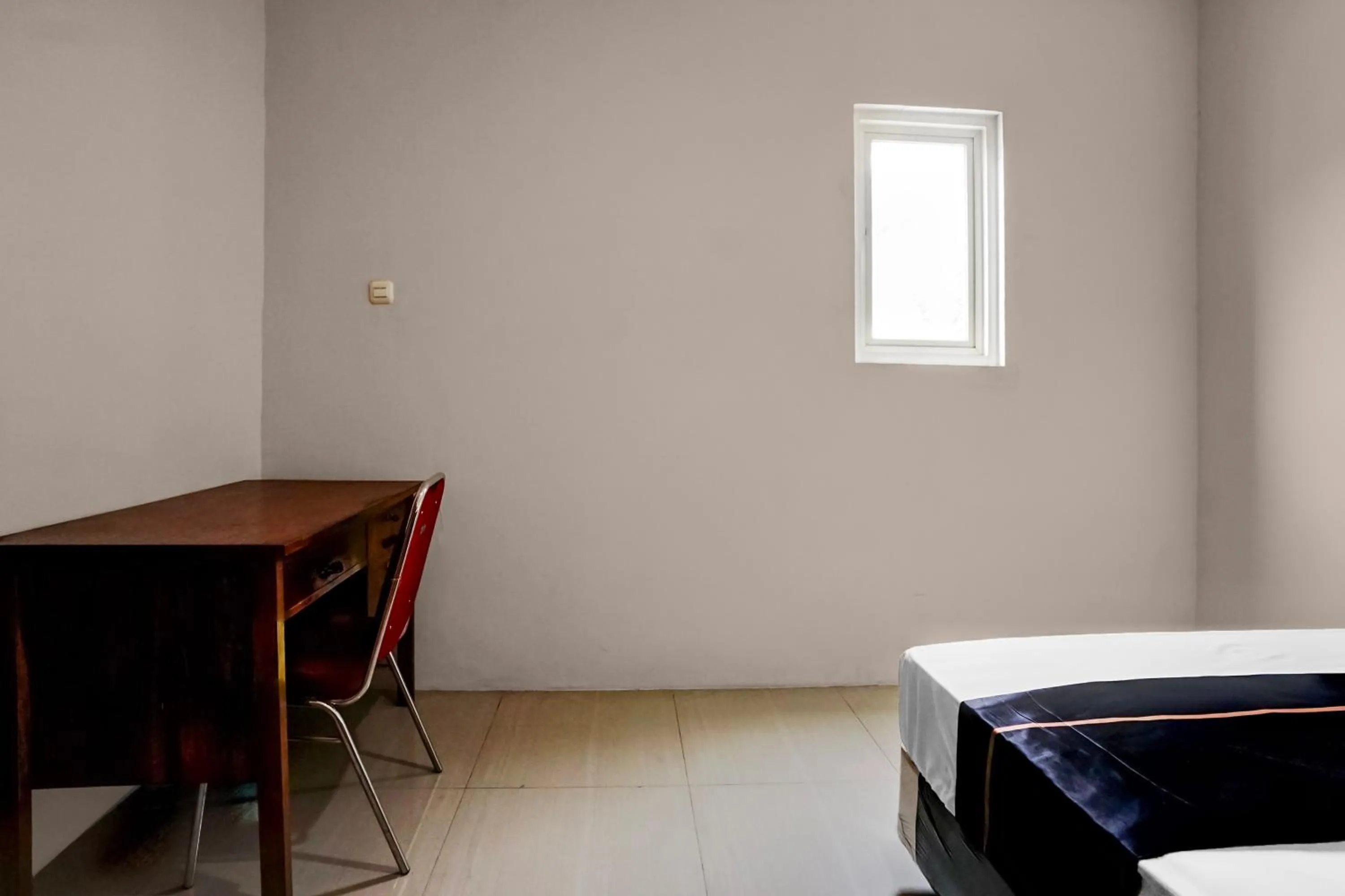 Bedroom, Bed in Hotel O near Ciputra World Surabaya formerly Darmo Residence