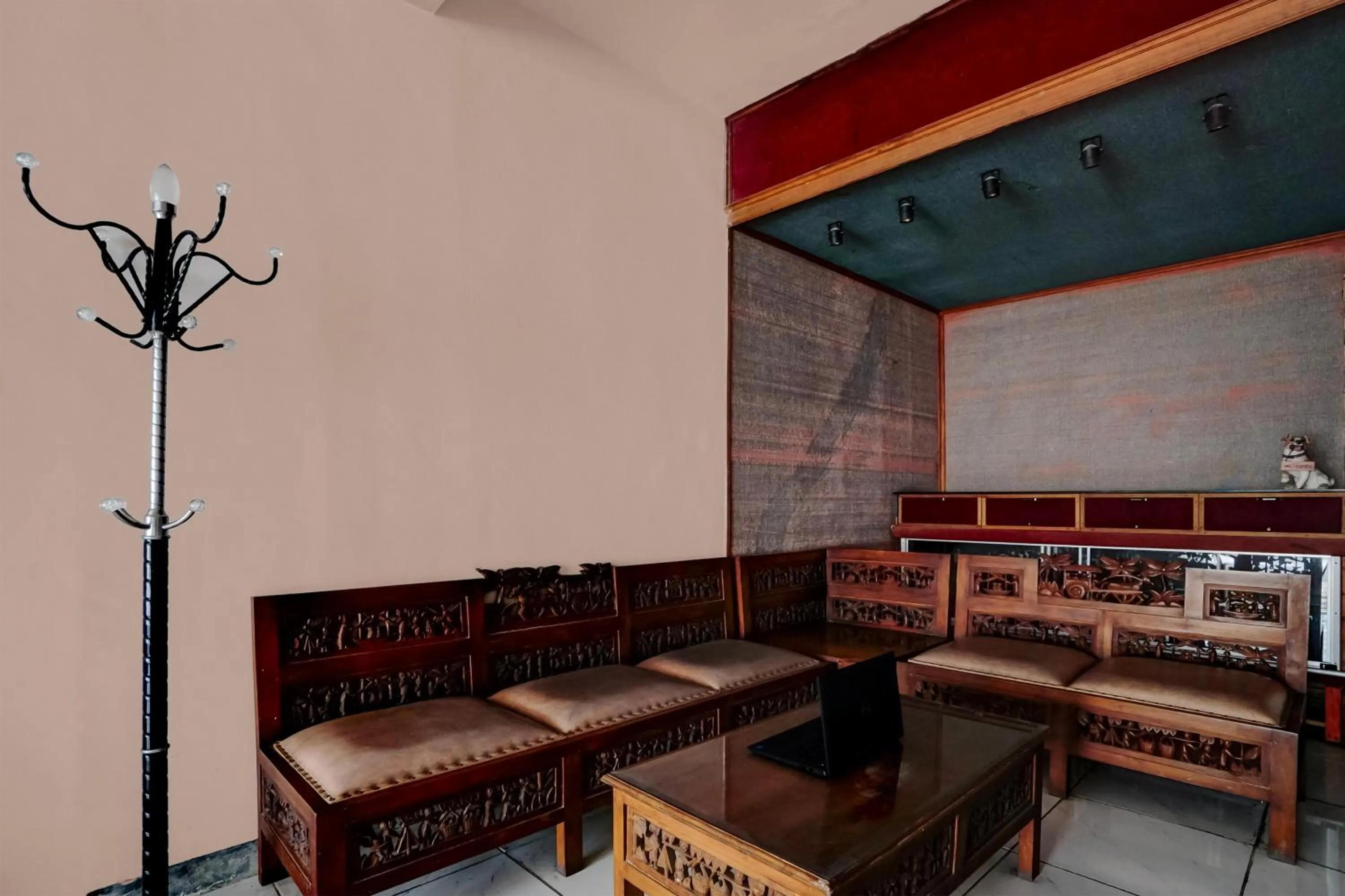 Lobby or reception in Hotel O near Ciputra World Surabaya formerly Darmo Residence