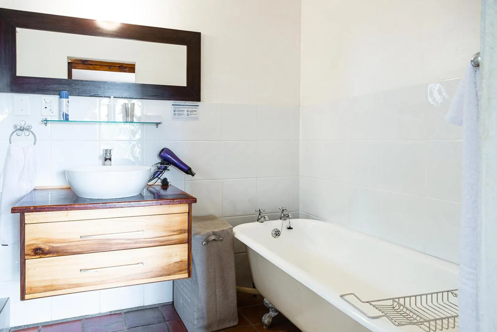 Bathroom in Wild Rose Country Lodge