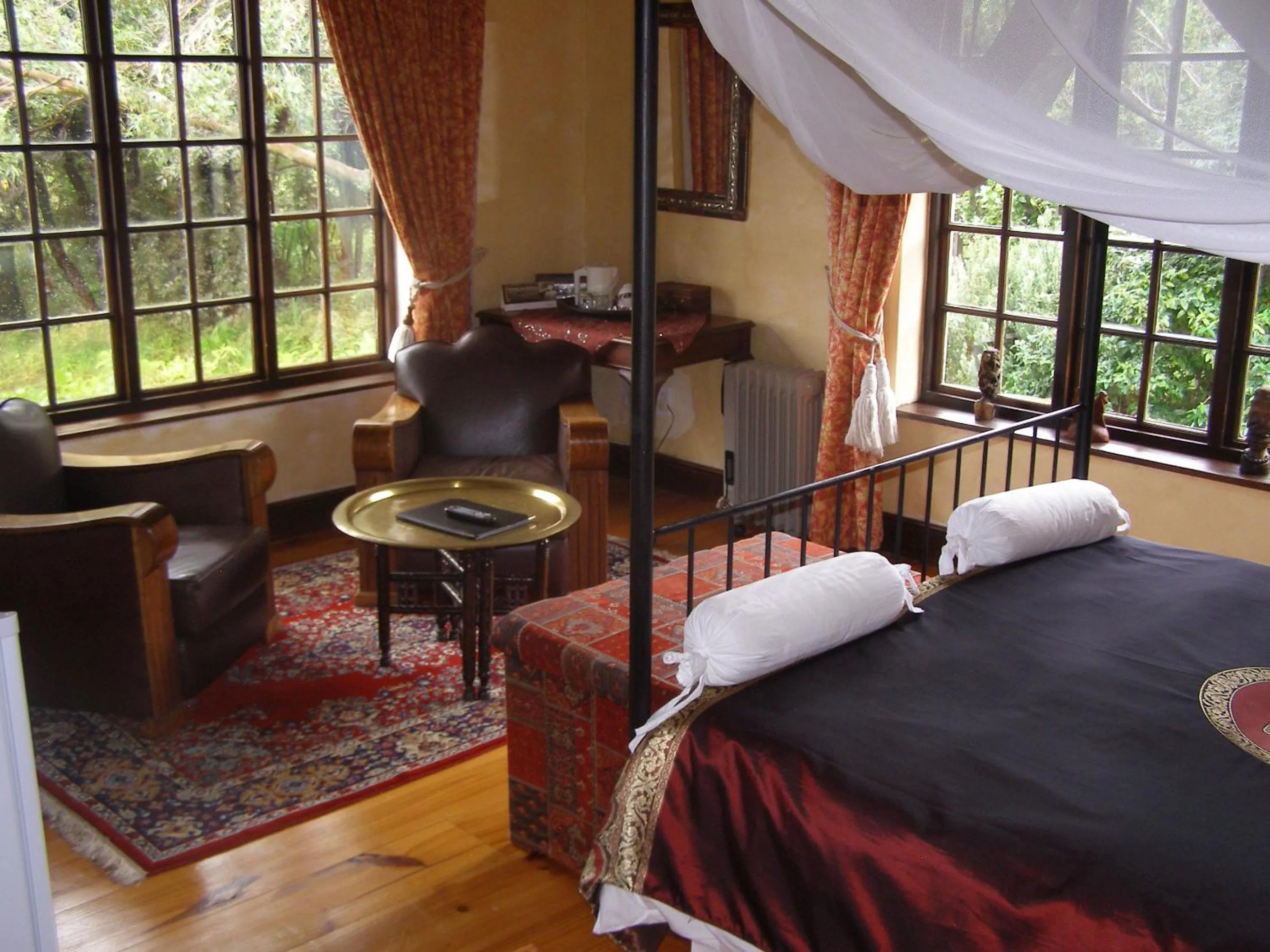 Bed in Wild Rose Country Lodge