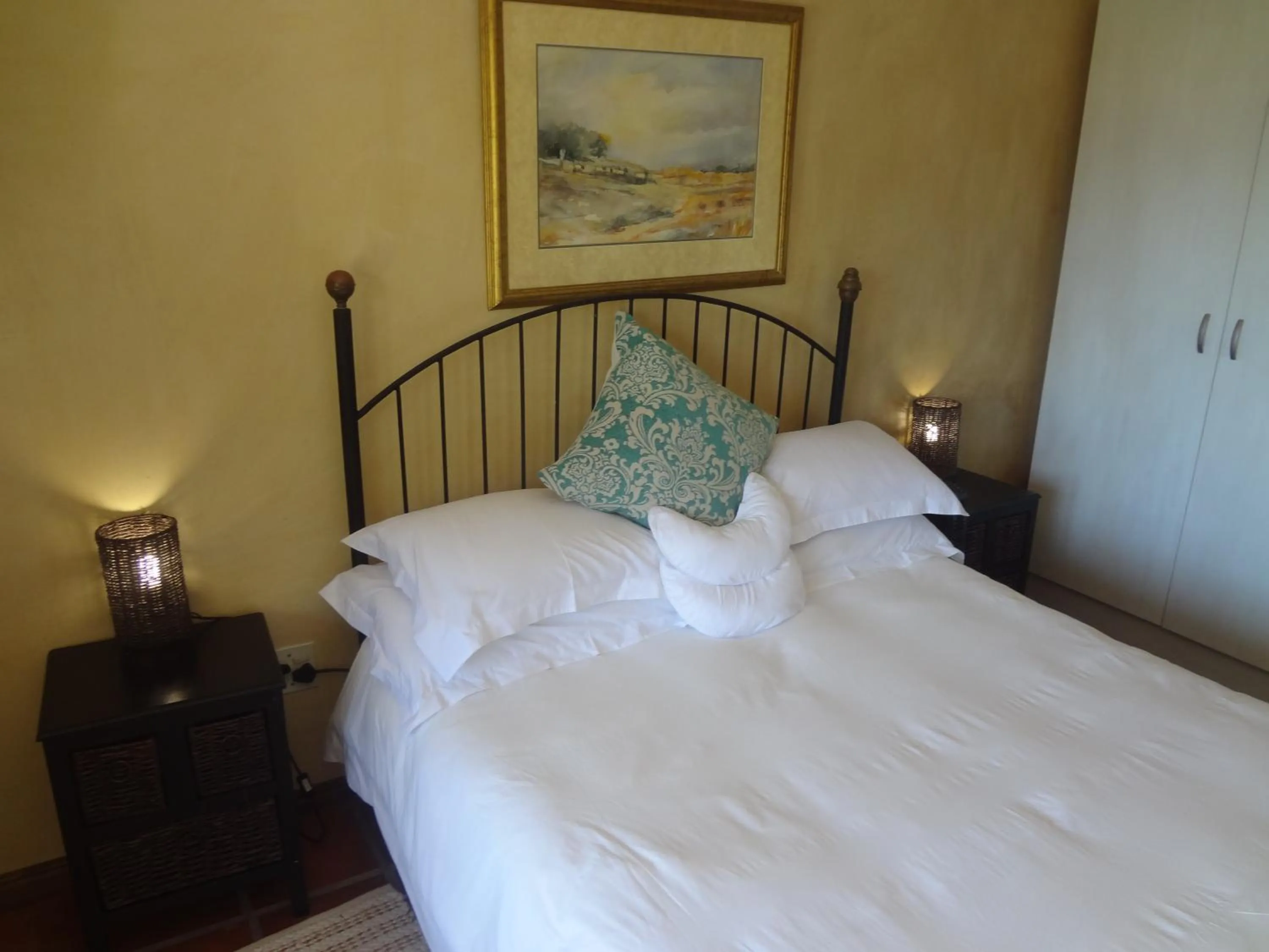 Bed in Wild Rose Country Lodge