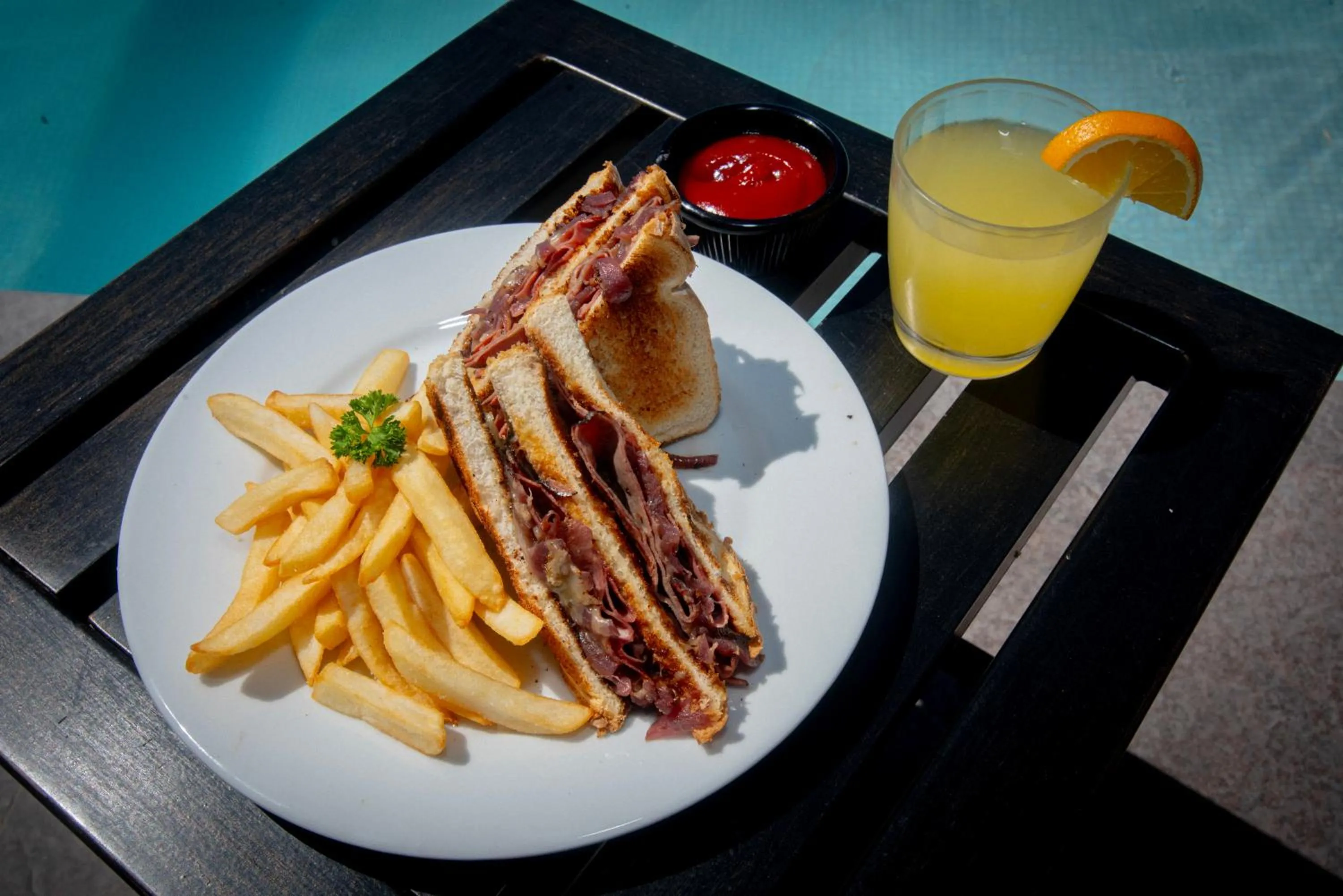 Food and drinks in Hotel Dublé