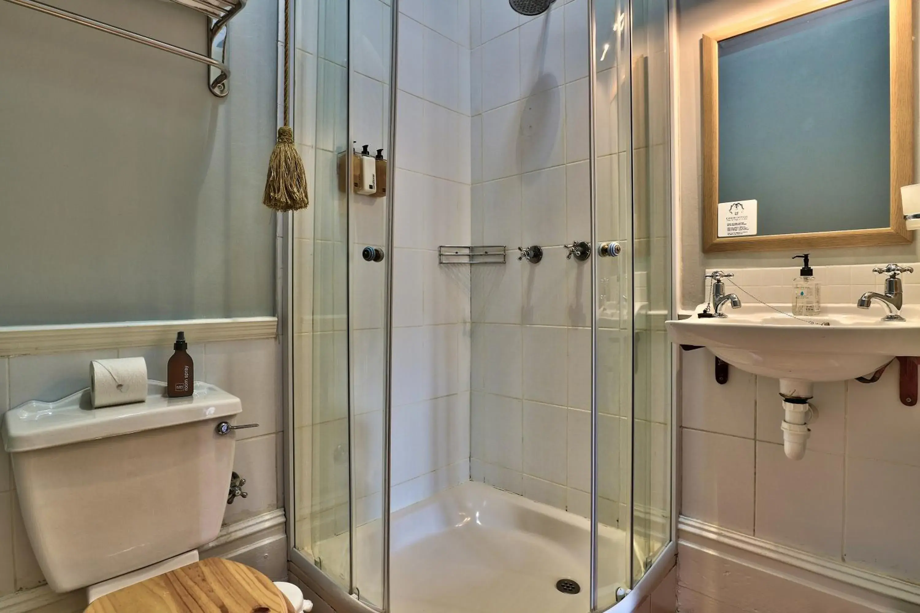 Deluxe Double or Twin Room in Parker Cottage Guesthouse Deluxe Double or Twin Room in Parker Cottage Guesthouse