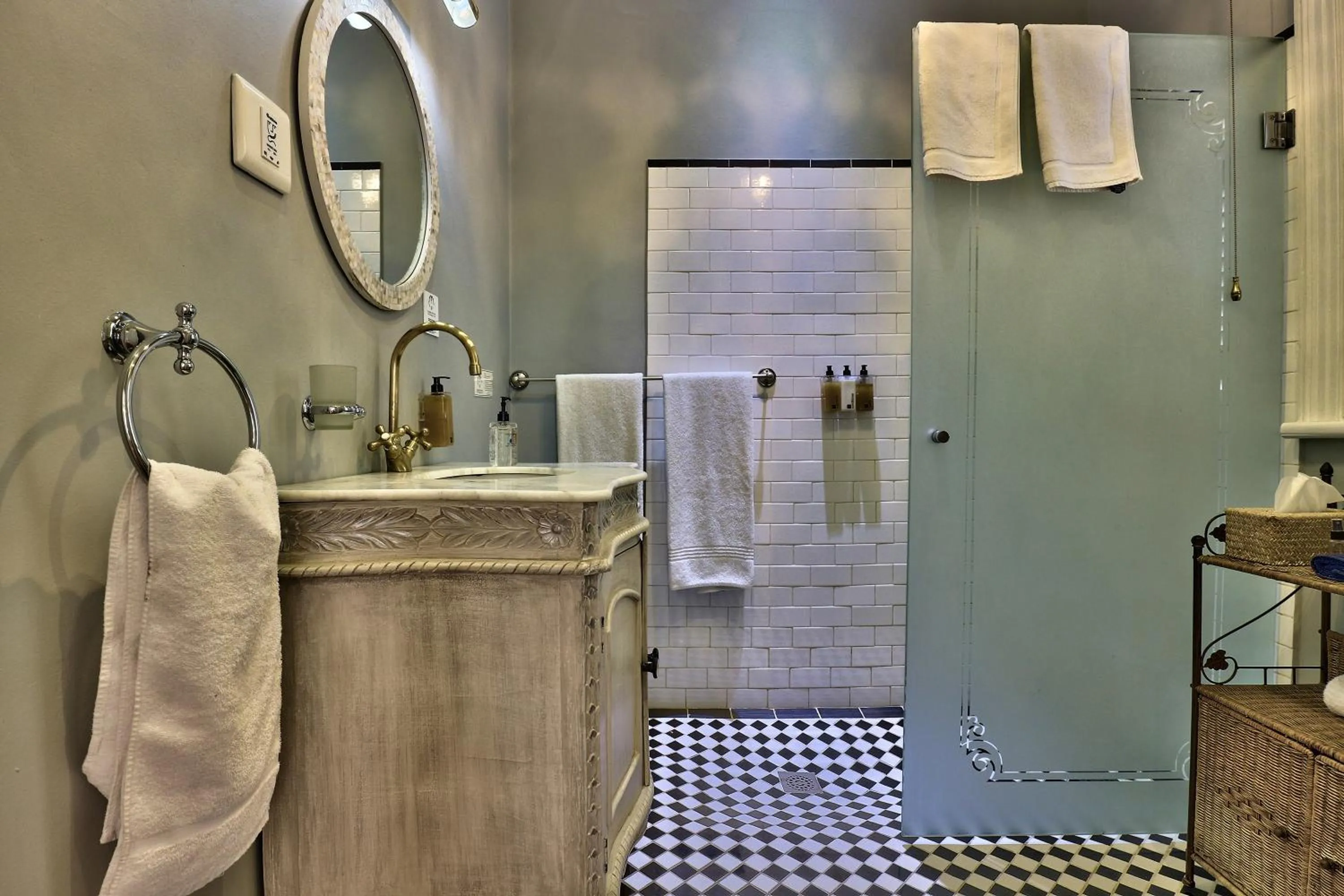 Shower in Parker Cottage Guesthouse