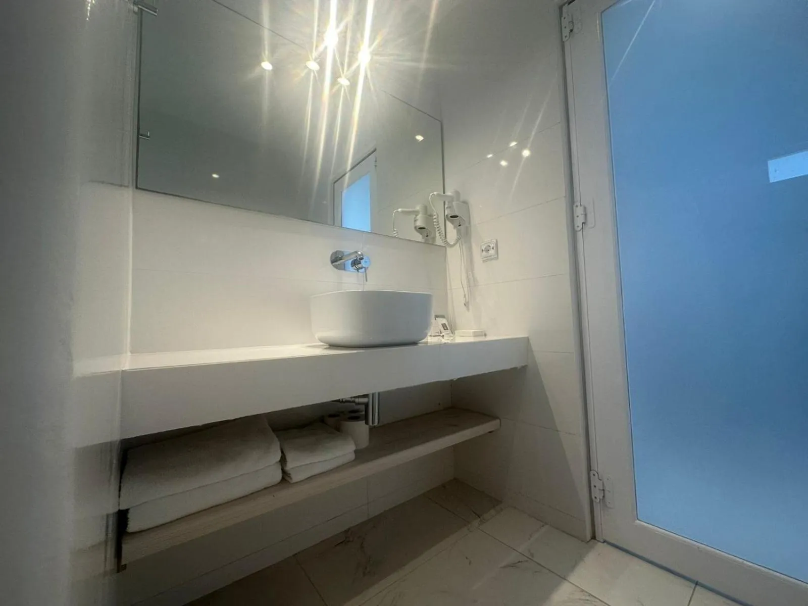 Bathroom in White Concept Caves