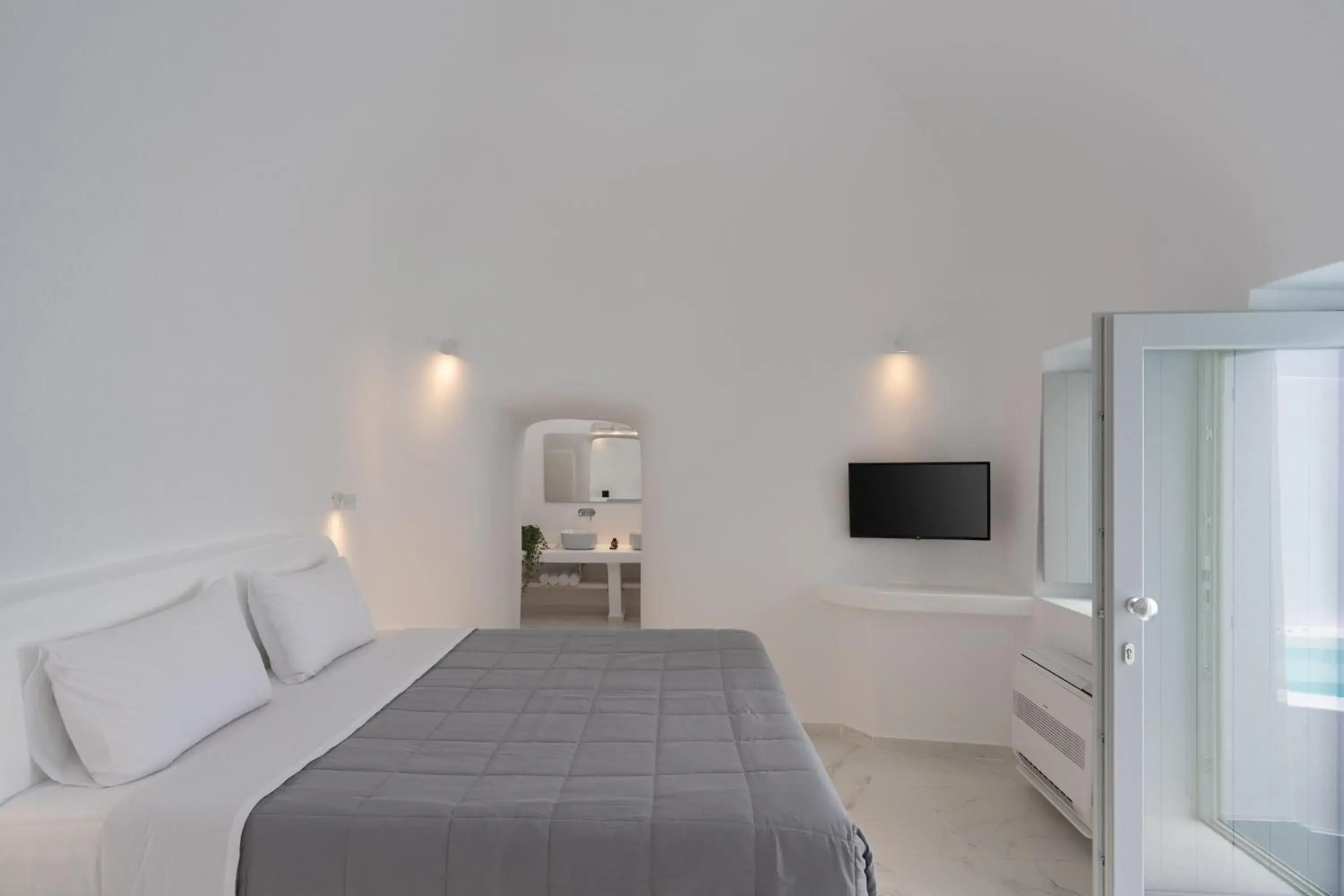 Bedroom, Bed in White Concept Caves Bedroom, Bed in White Concept Caves