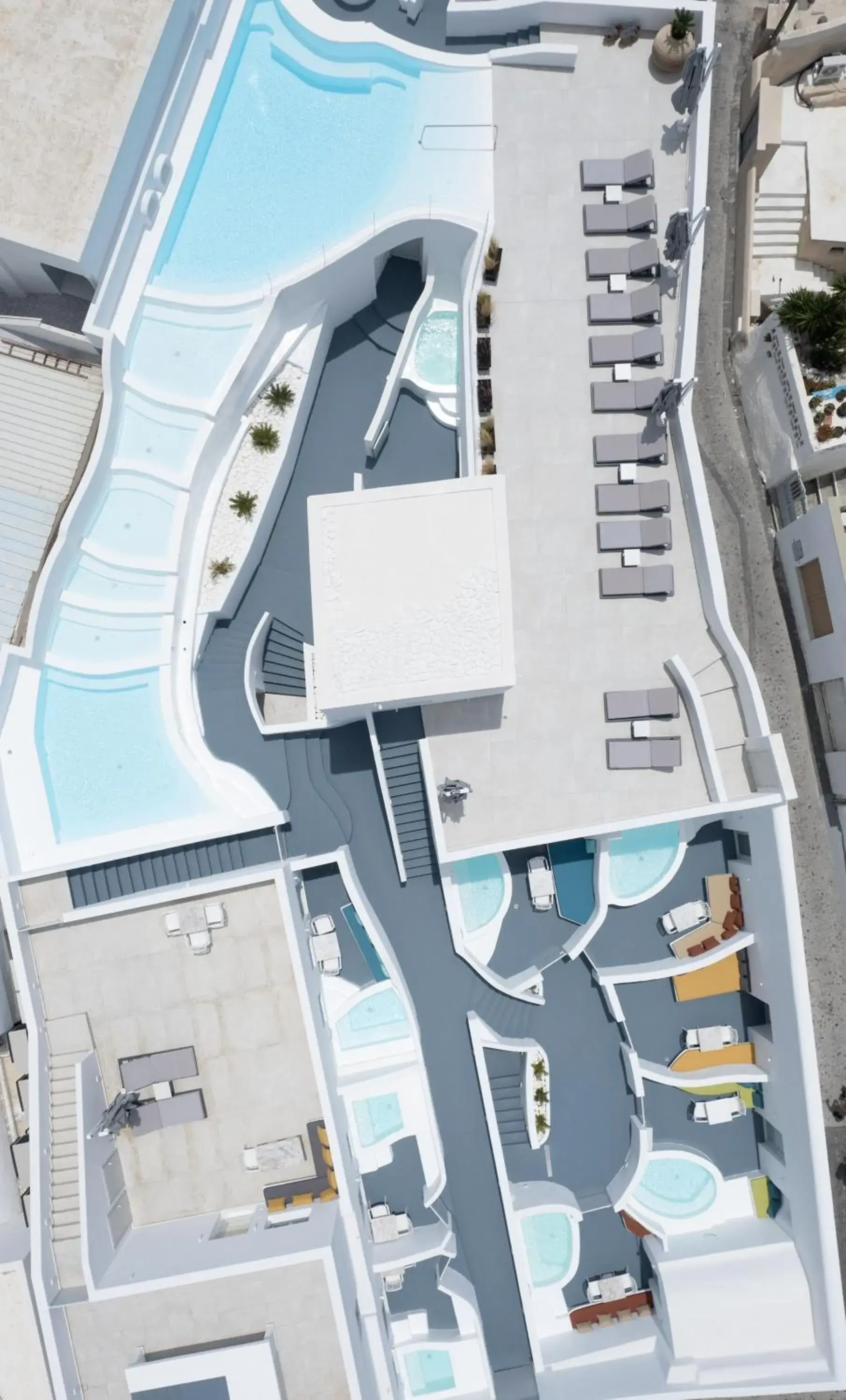 Property building in White Concept Caves Property building in White Concept Caves
