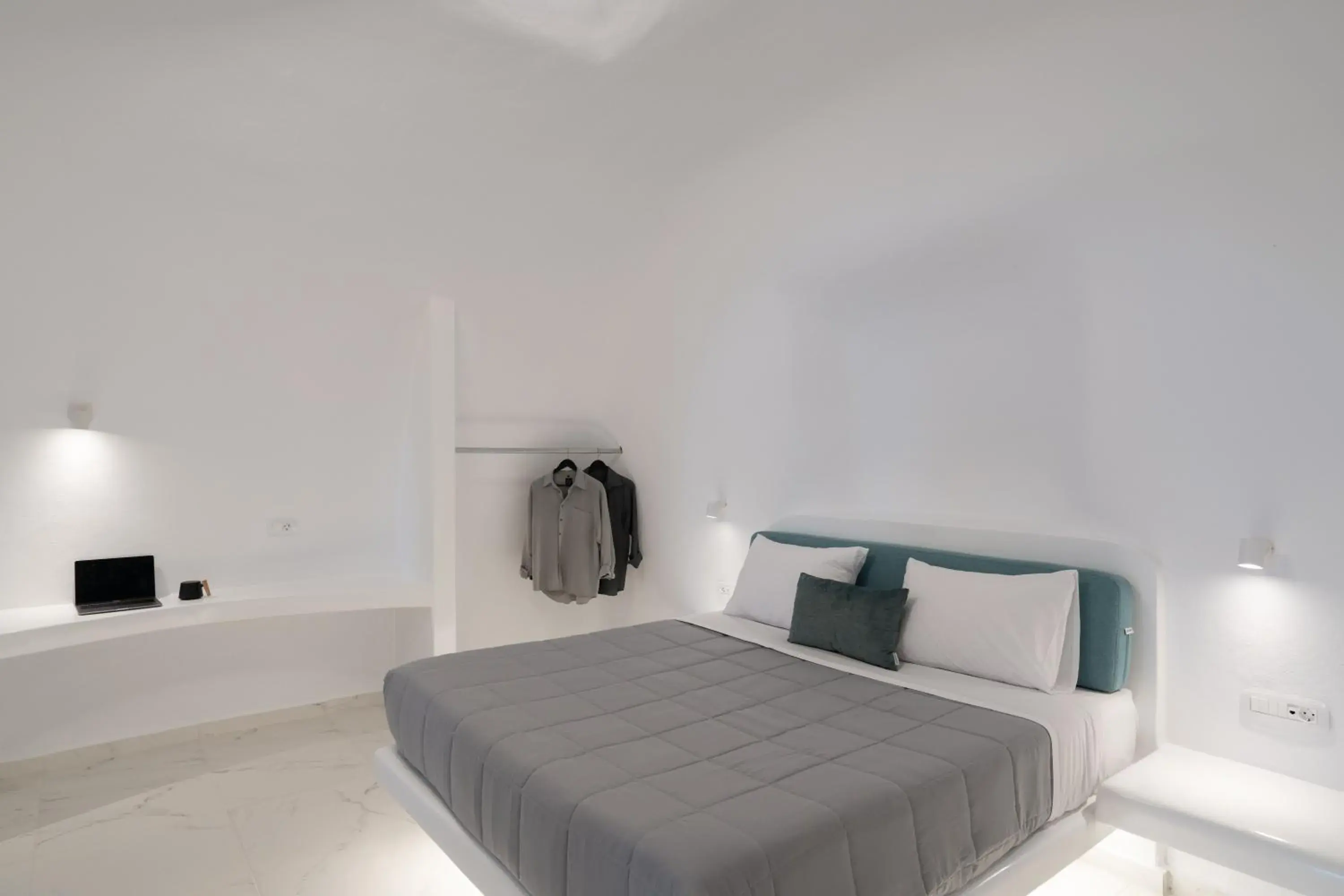 Bed in White Concept Caves Bed in White Concept Caves