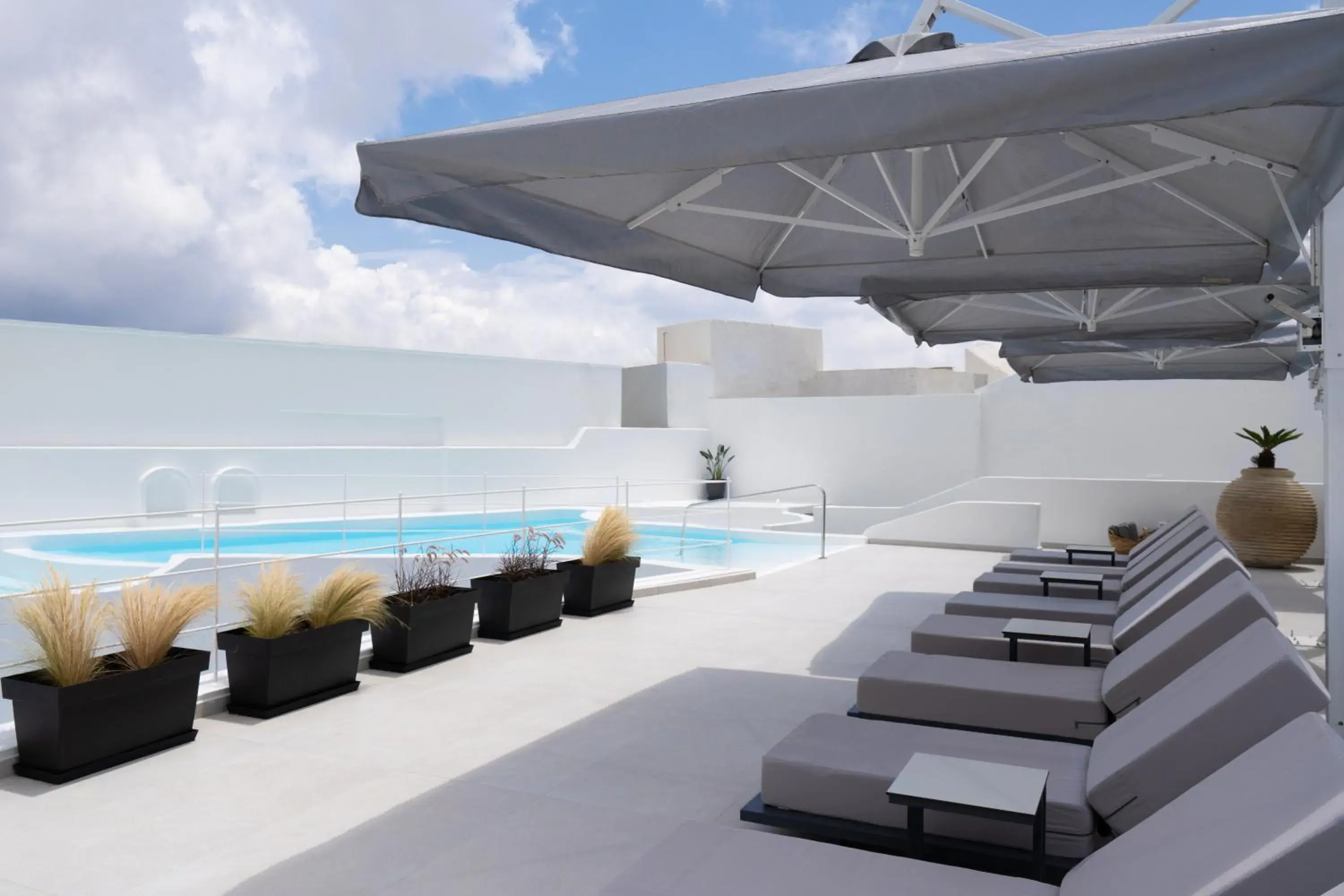 Swimming pool in White Concept Caves Swimming pool in White Concept Caves