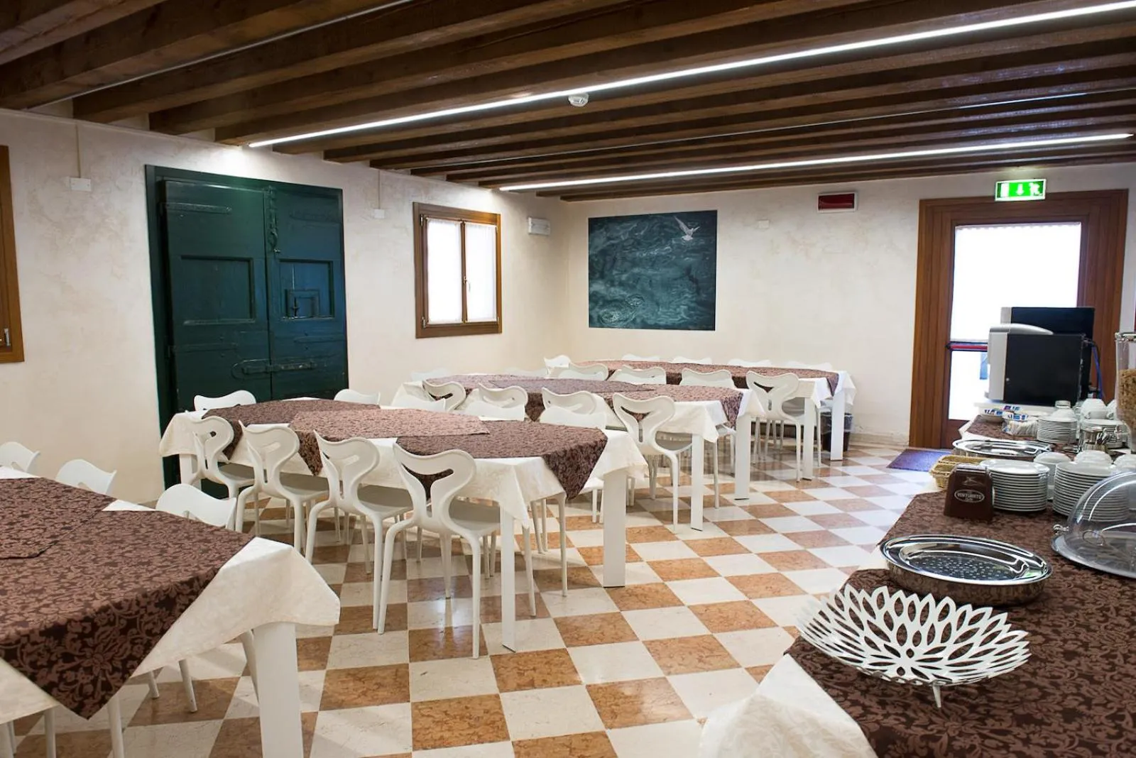 Breakfast in Domus Clugiae