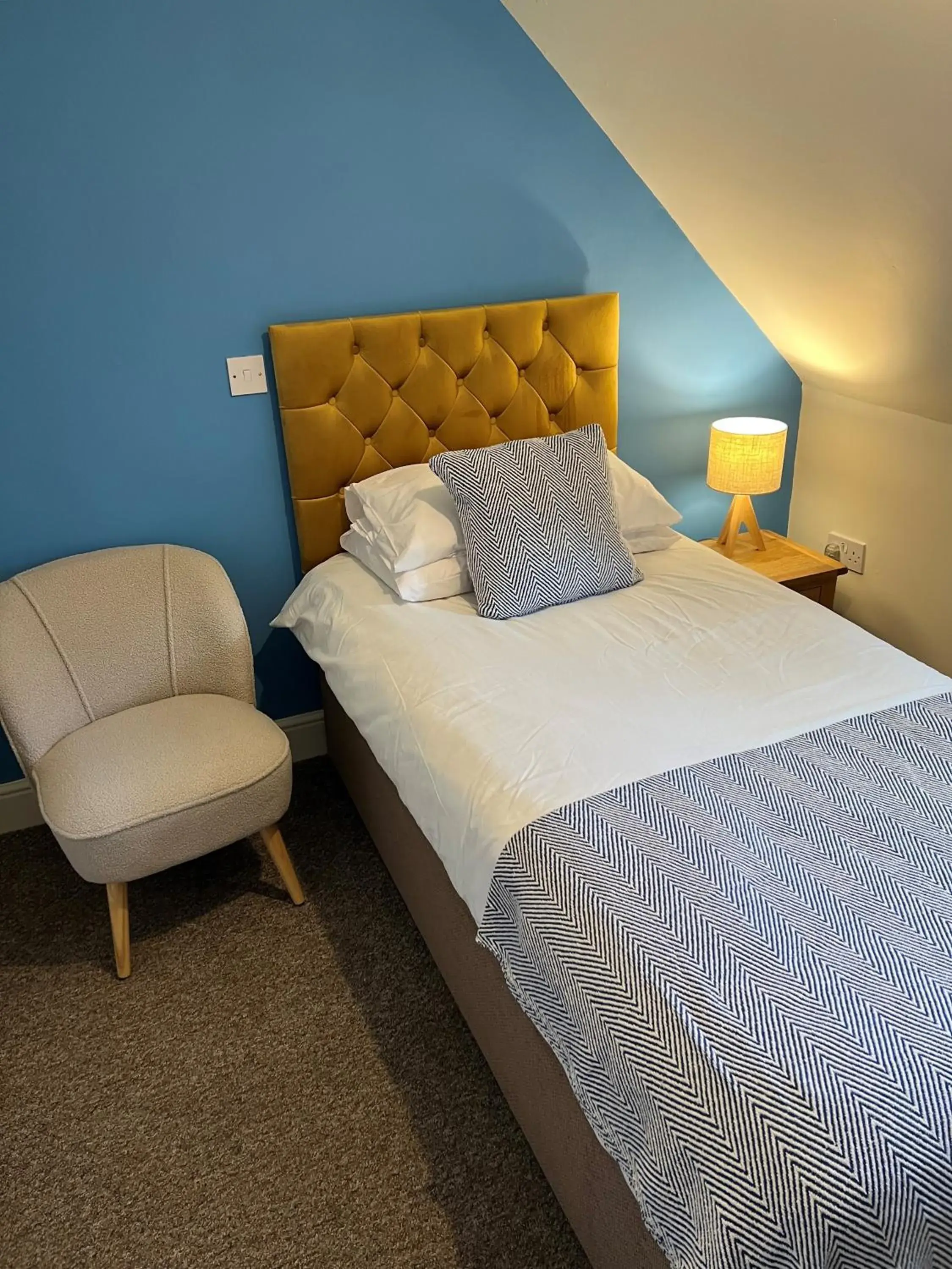 Single Room with Shared Bathroom - single occupancy in The Corrie Hotel Single Room with Shared Bathroom - single occupancy in The Corrie Hotel