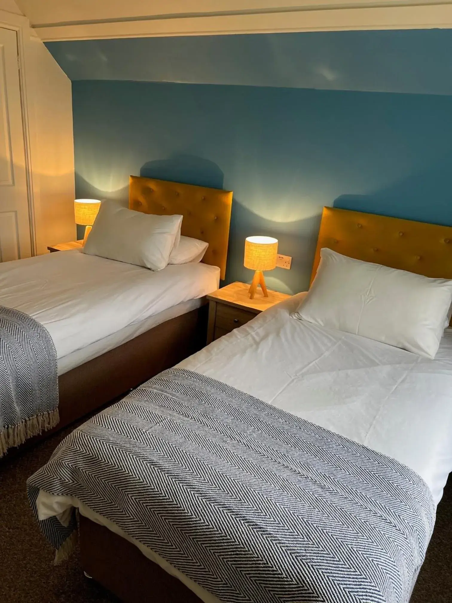 Twin Room in The Corrie Hotel Twin Room in The Corrie Hotel