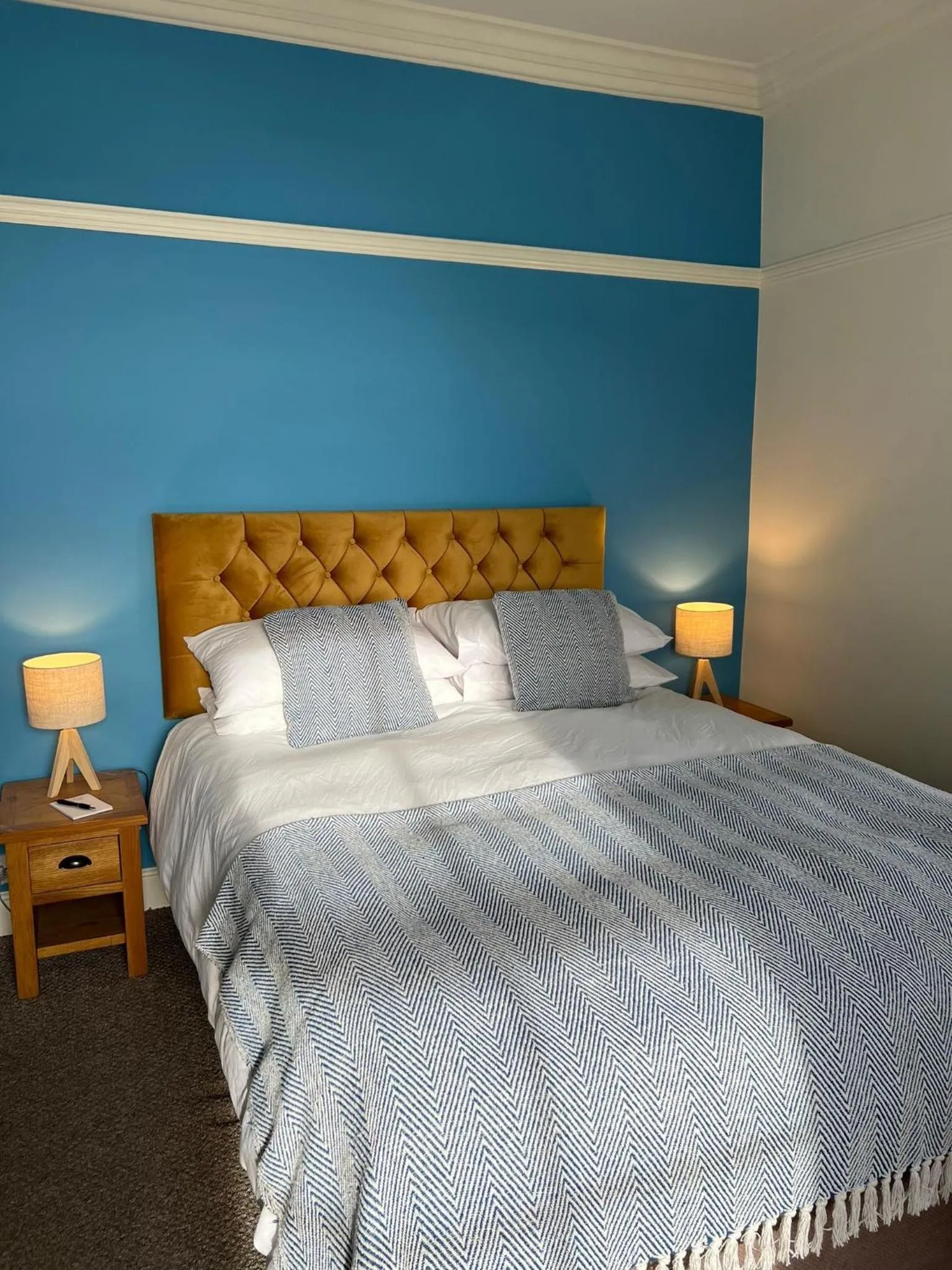 Bedroom, Bed in The Corrie Hotel