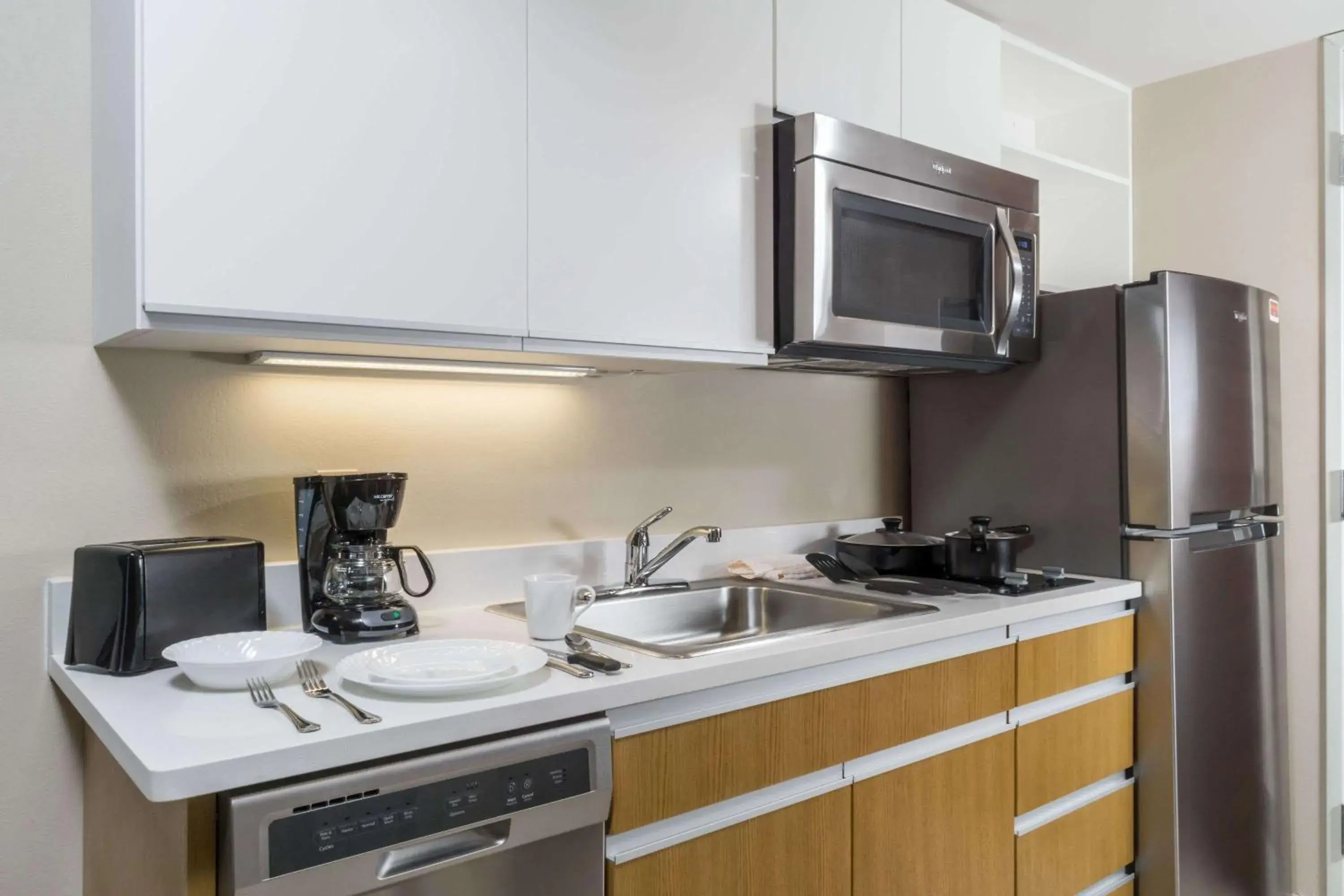 Photo of the whole room in Hawthorn Suites by Wyndham Wheeling at The Highlands Photo of the whole room in Hawthorn Suites by Wyndham Wheeling at The Highlands