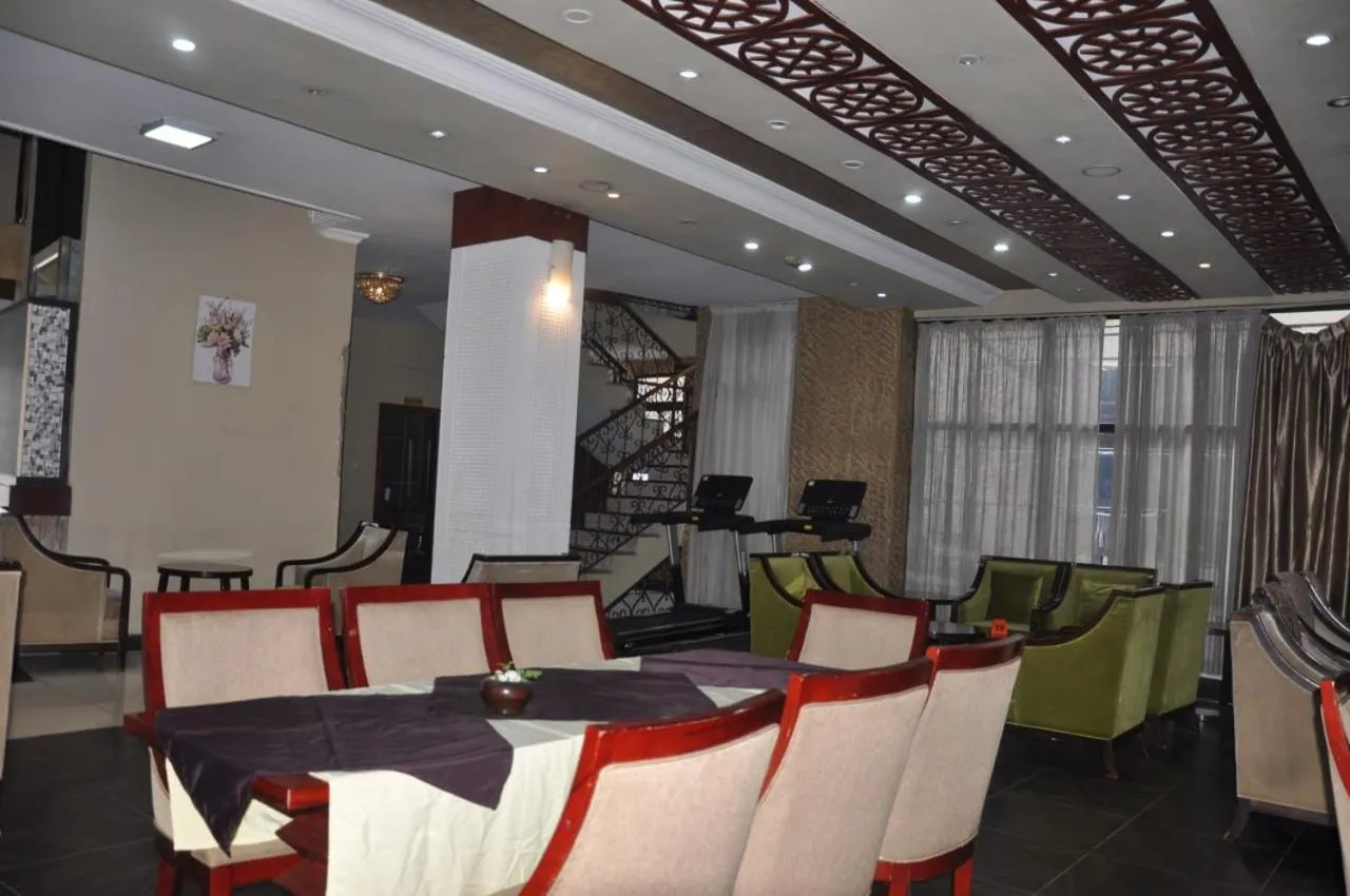 Restaurant/places to eat in Foyat Hotel