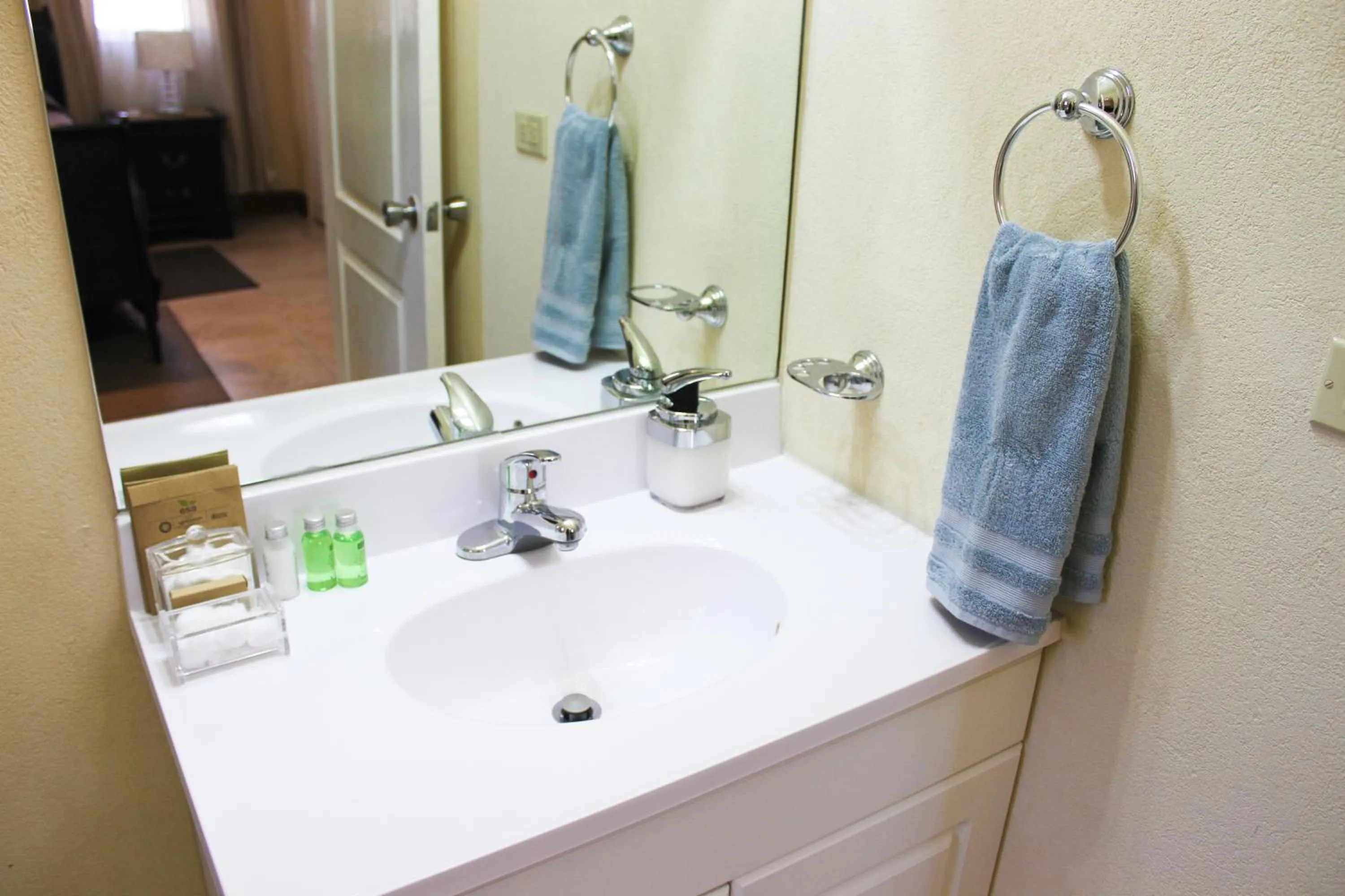 Property building in Eclipse Suite Guest Apartment