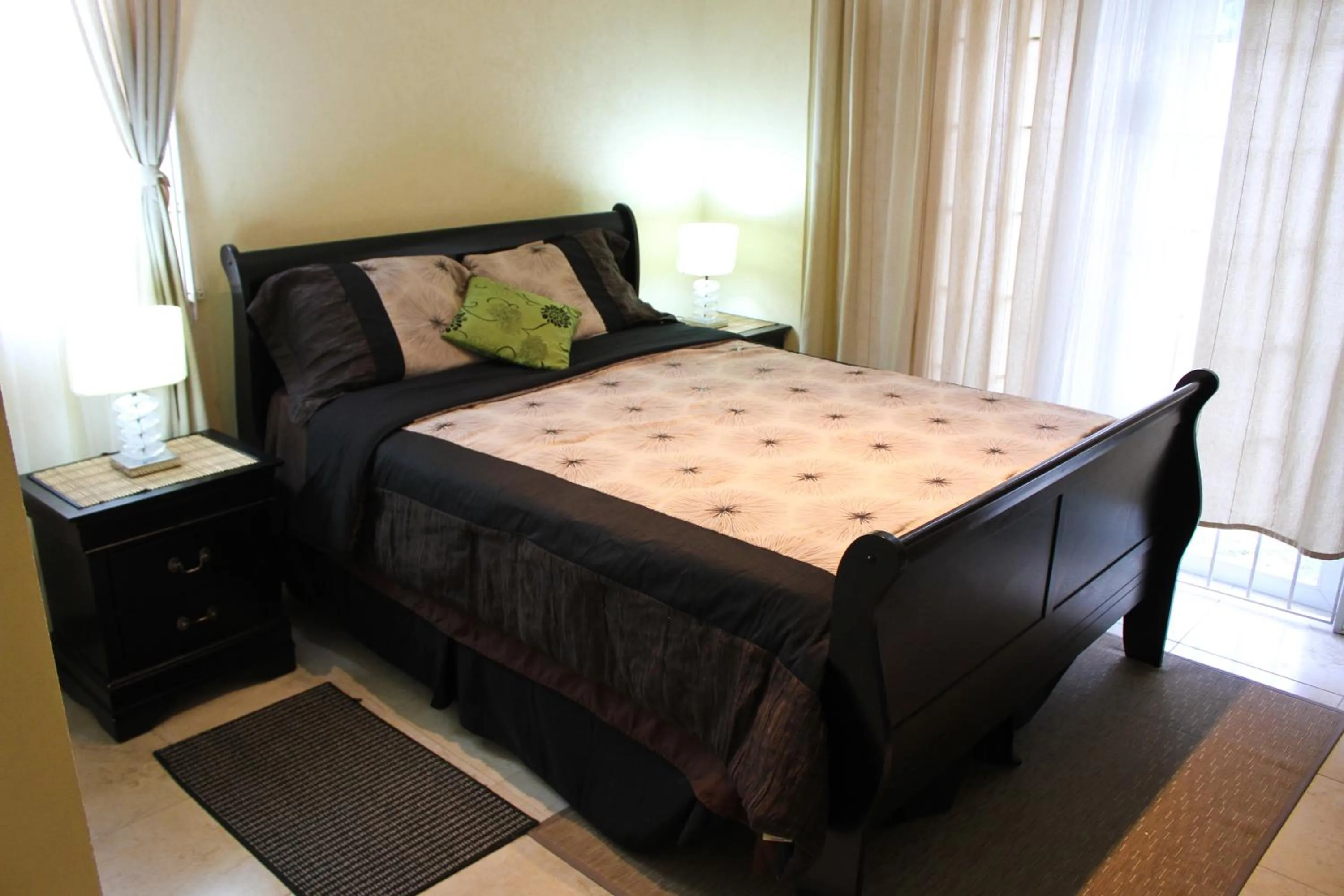 Bed in Eclipse Suite Guest Apartment