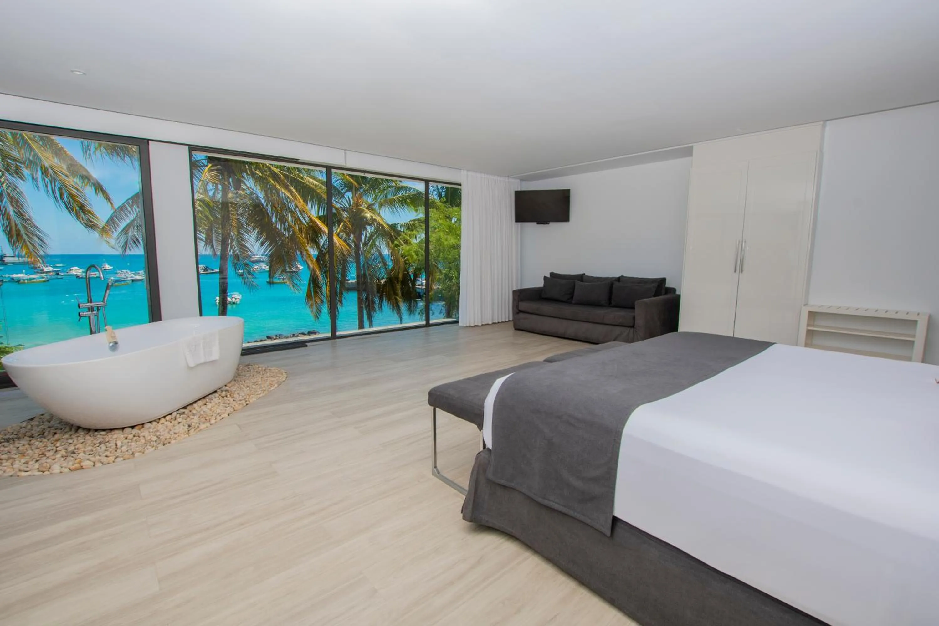 Bed in Golden Bay Galapagos