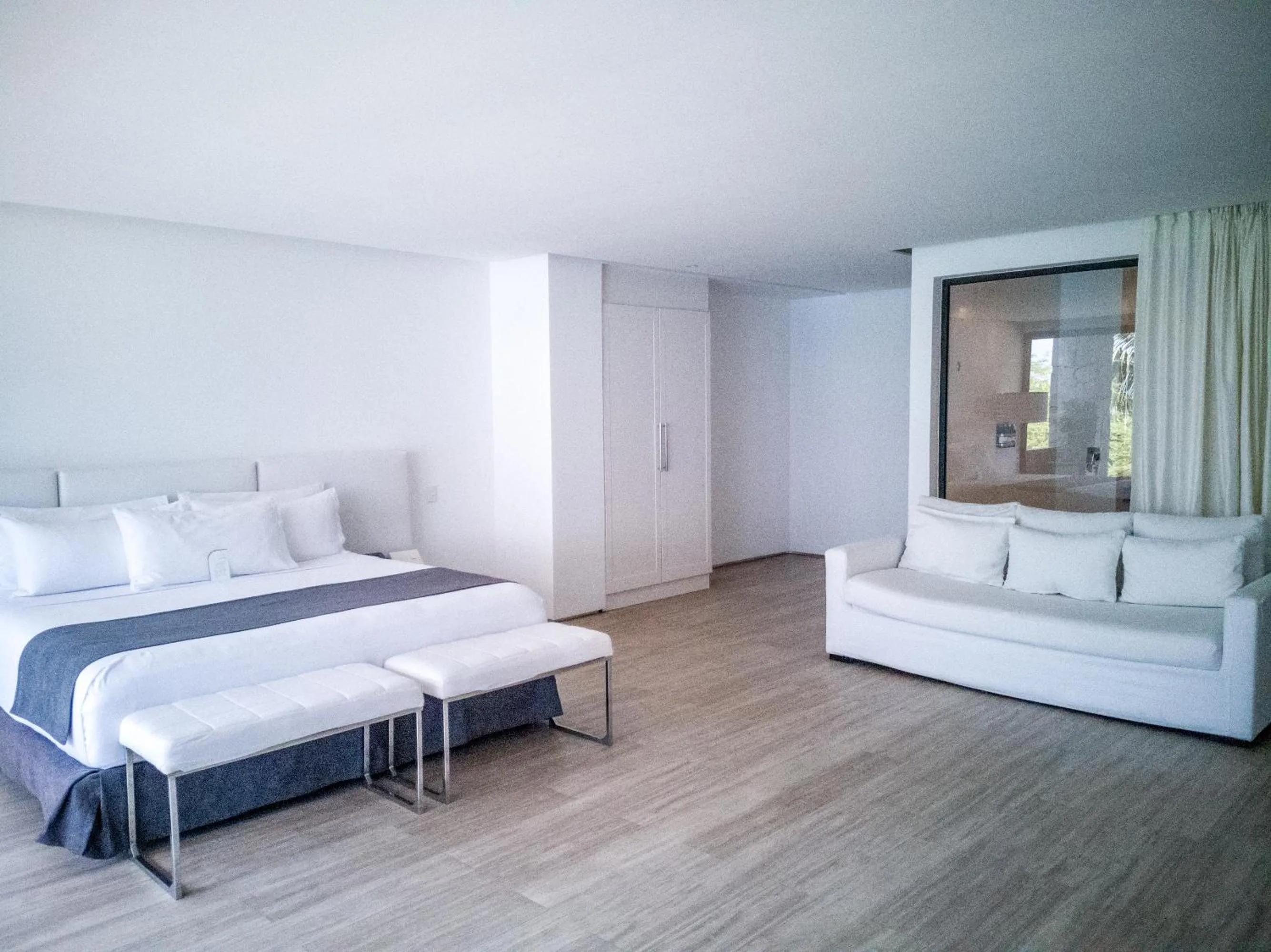 Bed in Golden Bay Galapagos