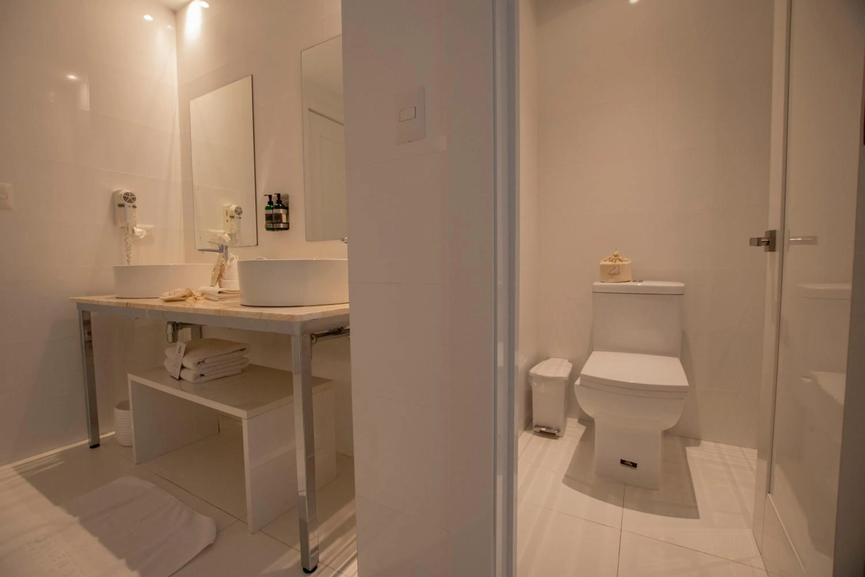 Toilet in Golden Bay Galapagos