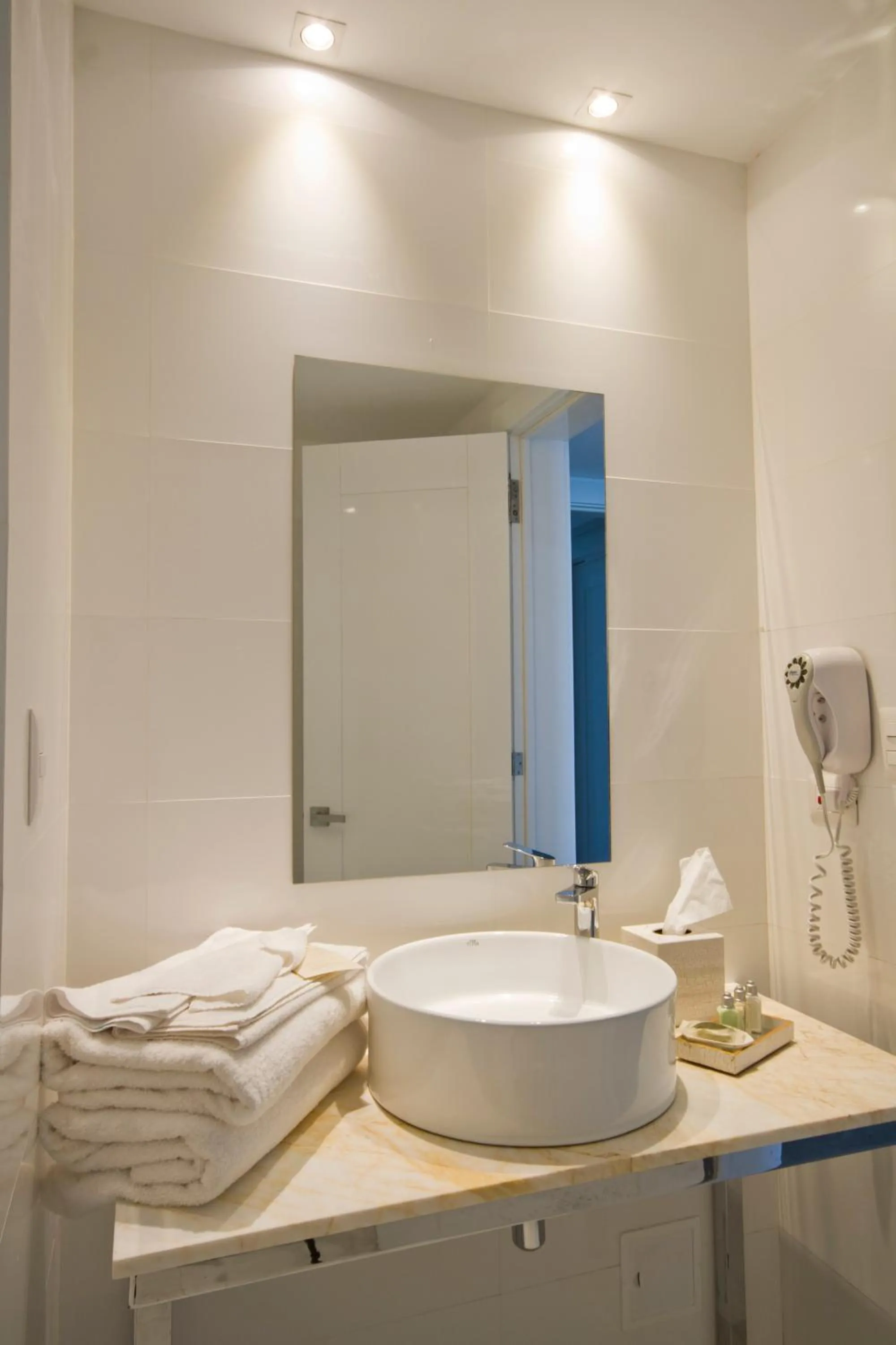 Shower in Golden Bay Galapagos