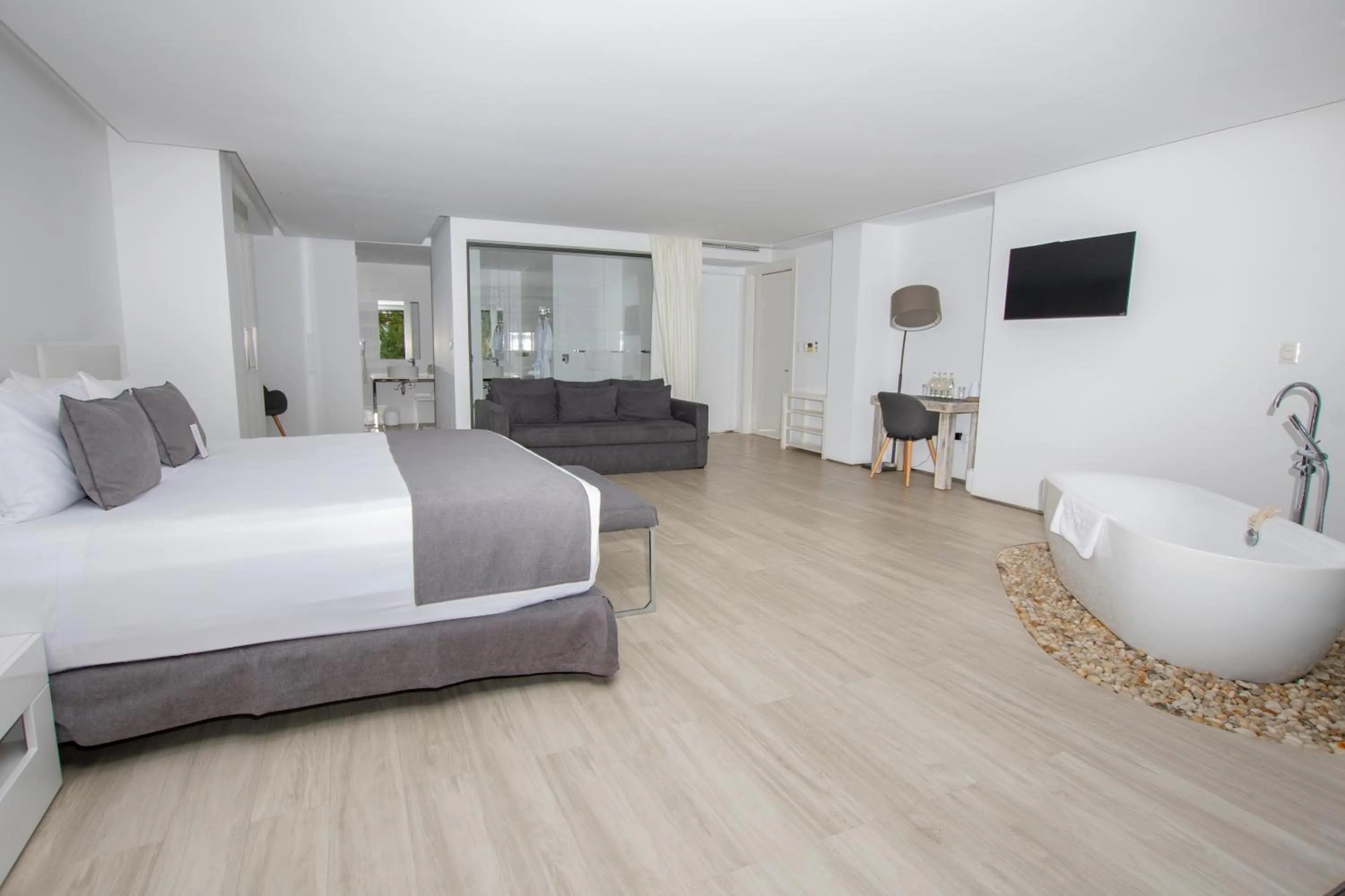 Bed in Golden Bay Galapagos