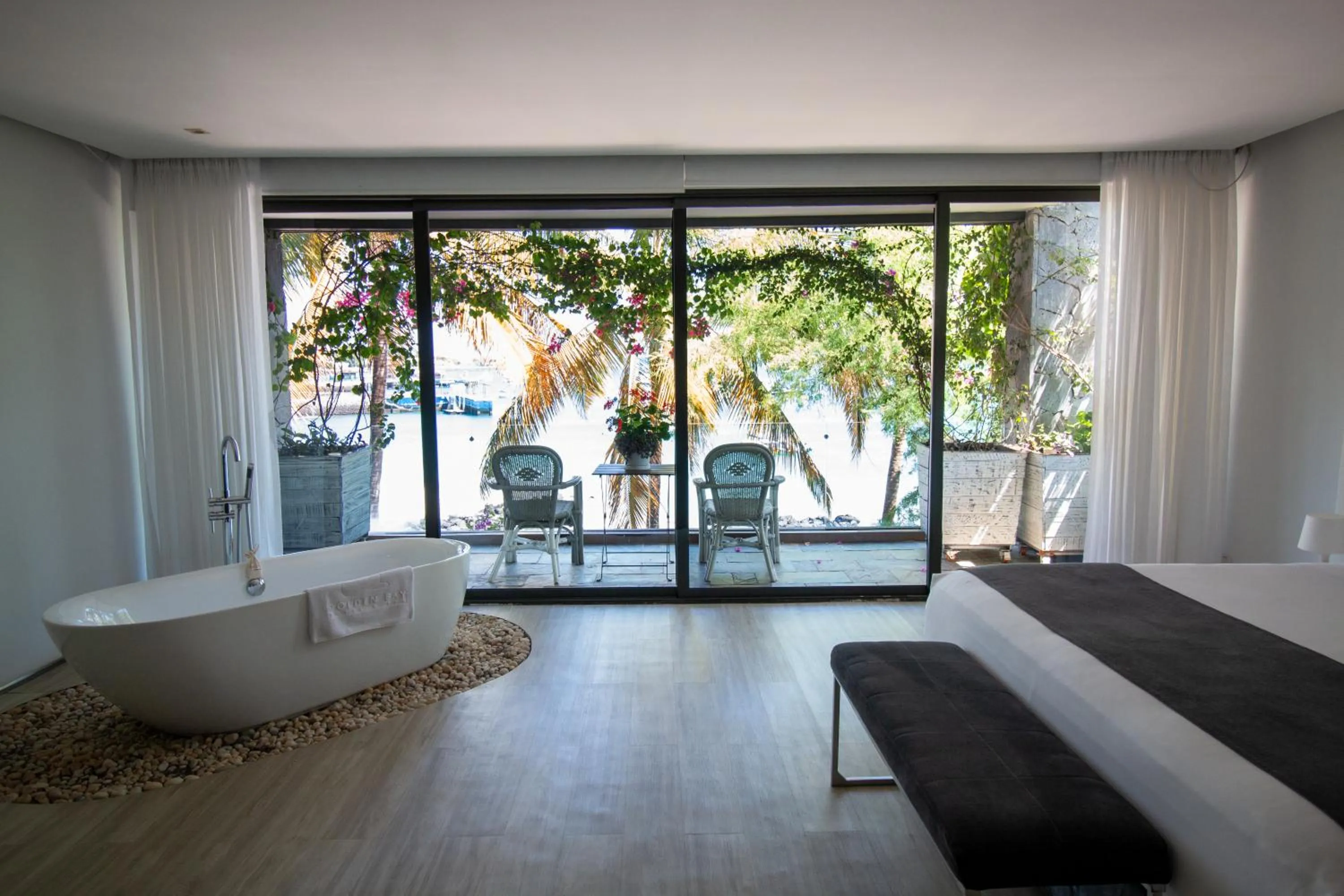 Bed in Golden Bay Galapagos