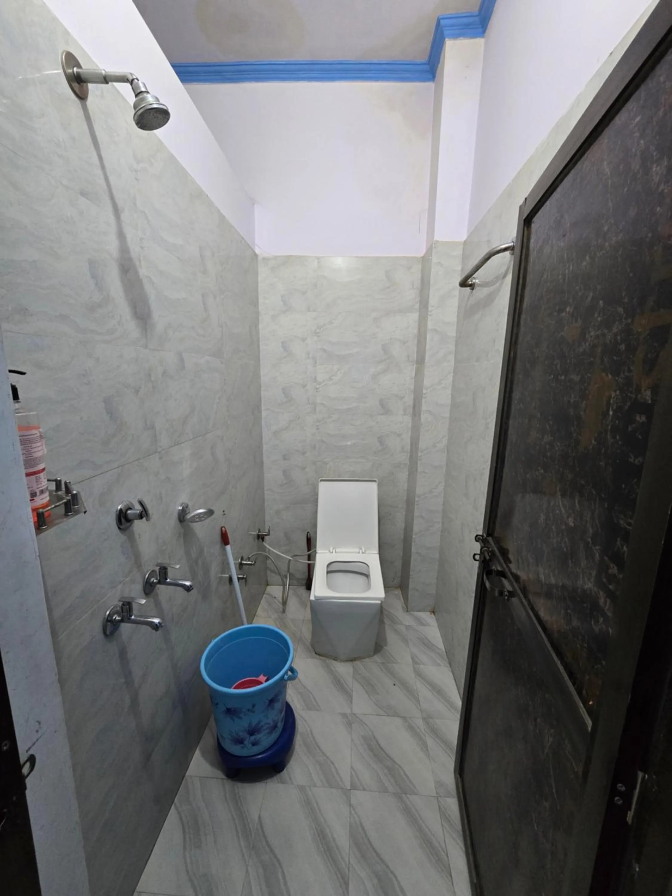 Awadh Dham Guest House