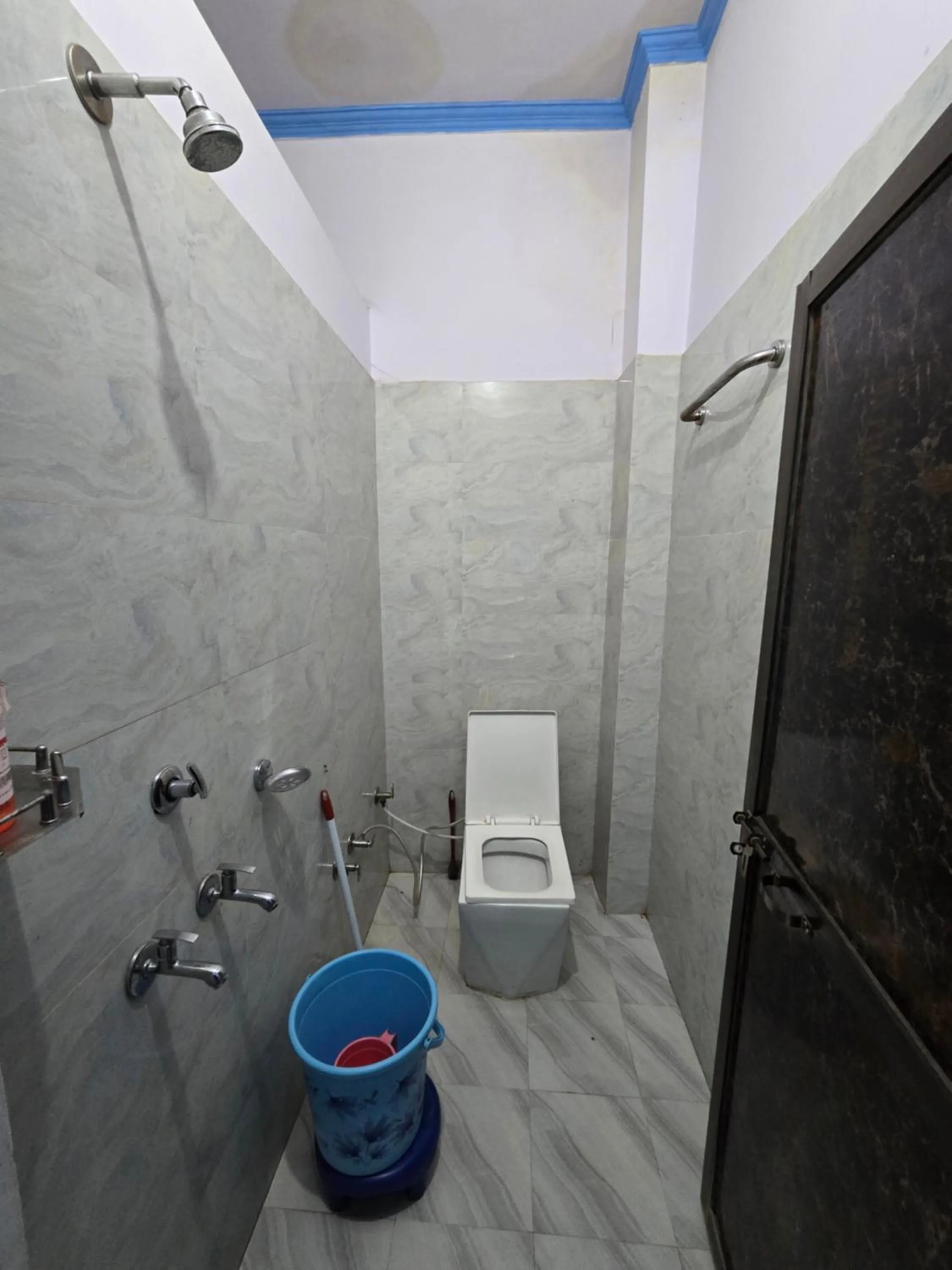 Awadh Dham Guest House