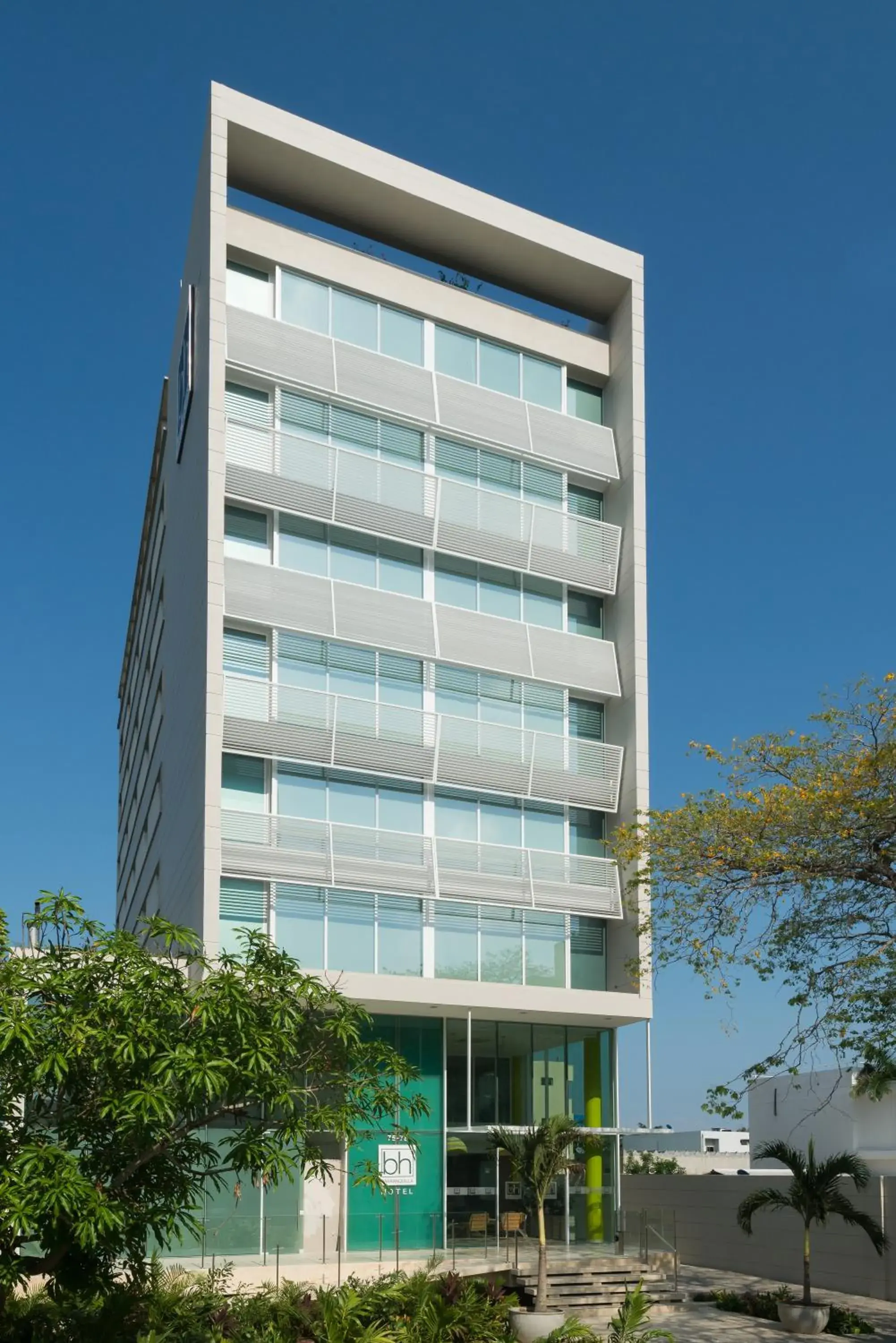 Facade/entrance in bh Barranquilla Facade/entrance in bh Barranquilla
