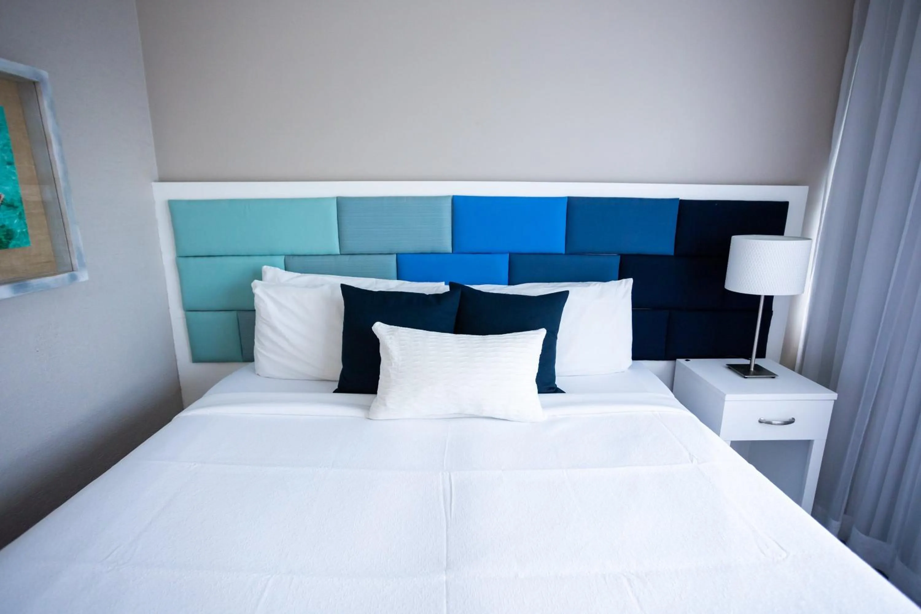 Photo of the whole room, Bed in The Wave Hotel Condado