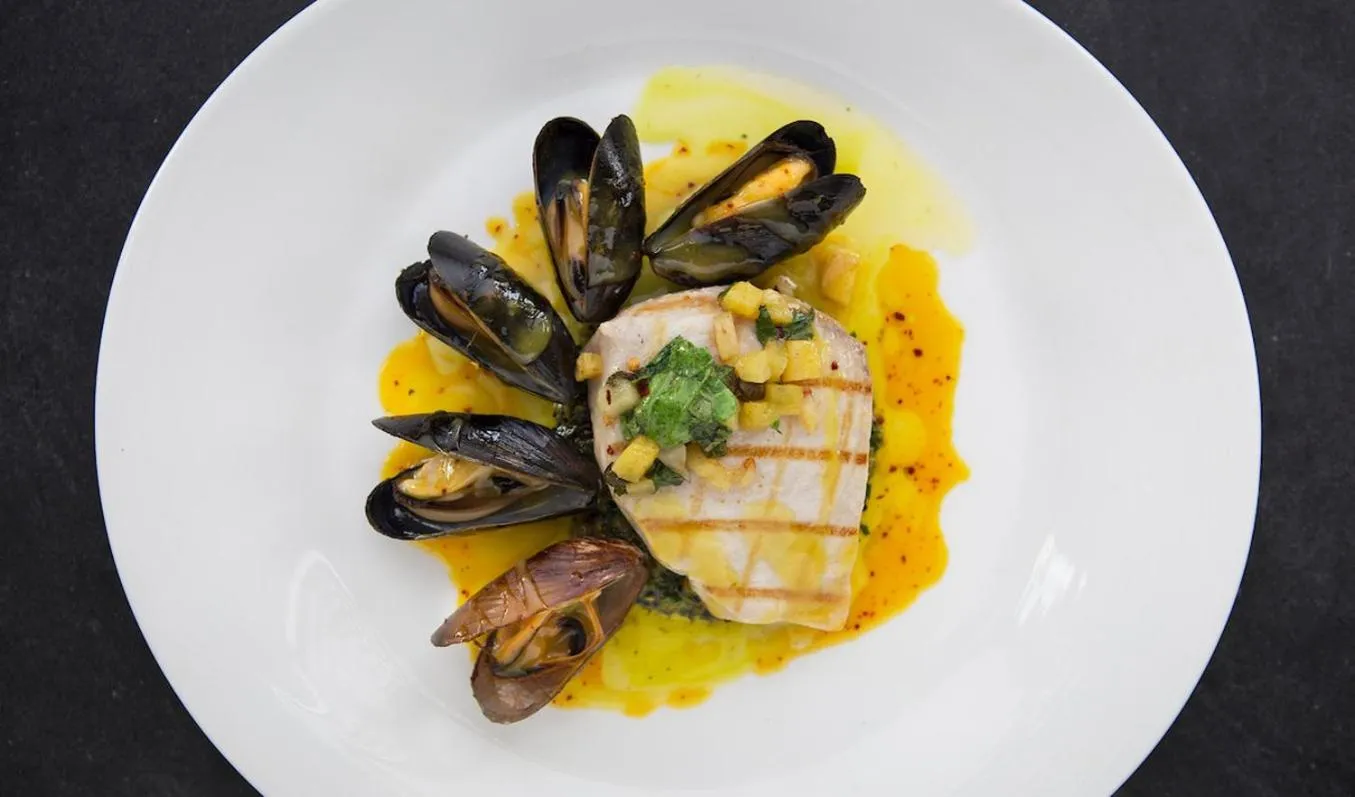 Restaurant/places to eat in The Wave Hotel Condado