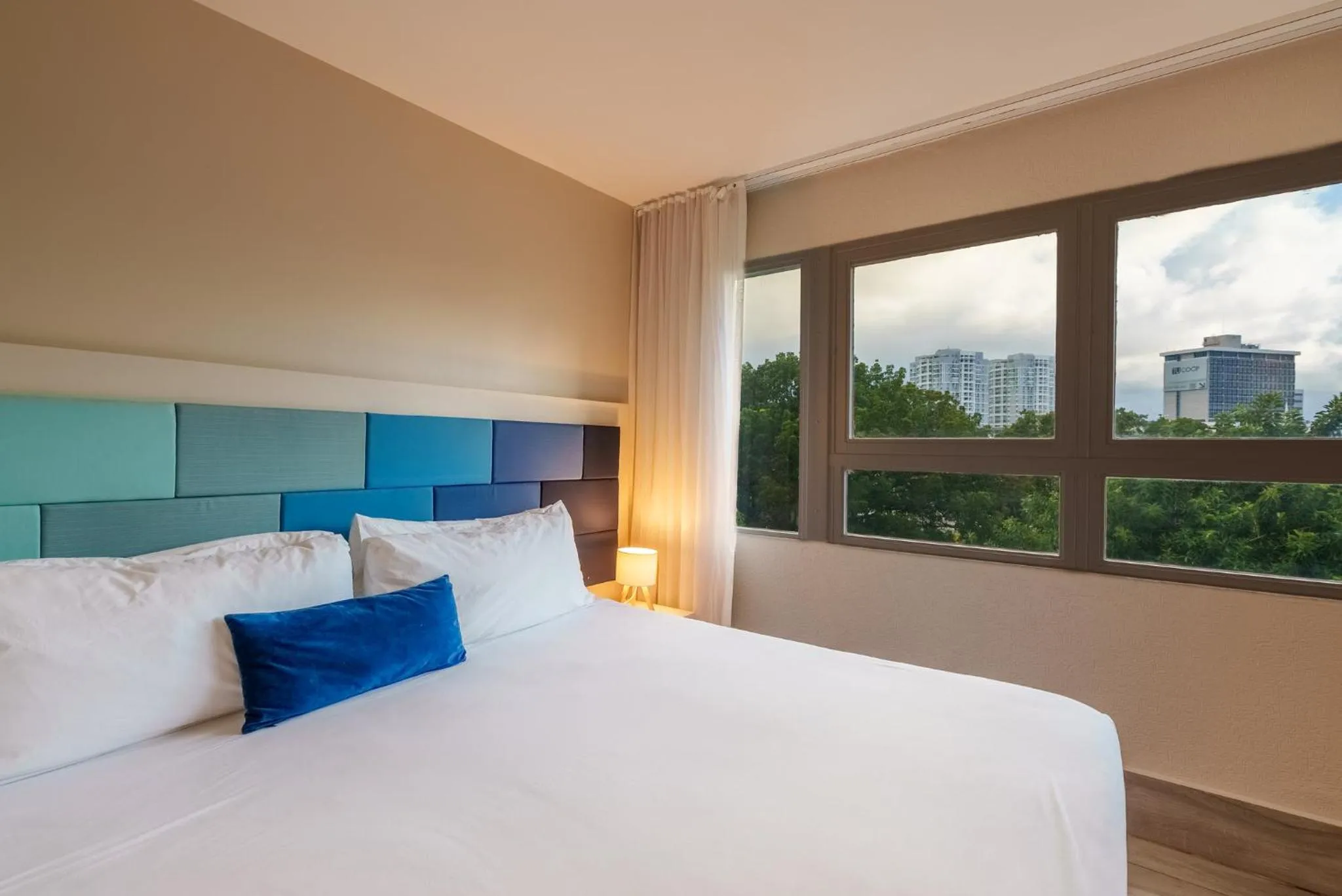 Photo of the whole room, Bed in The Wave Hotel Condado