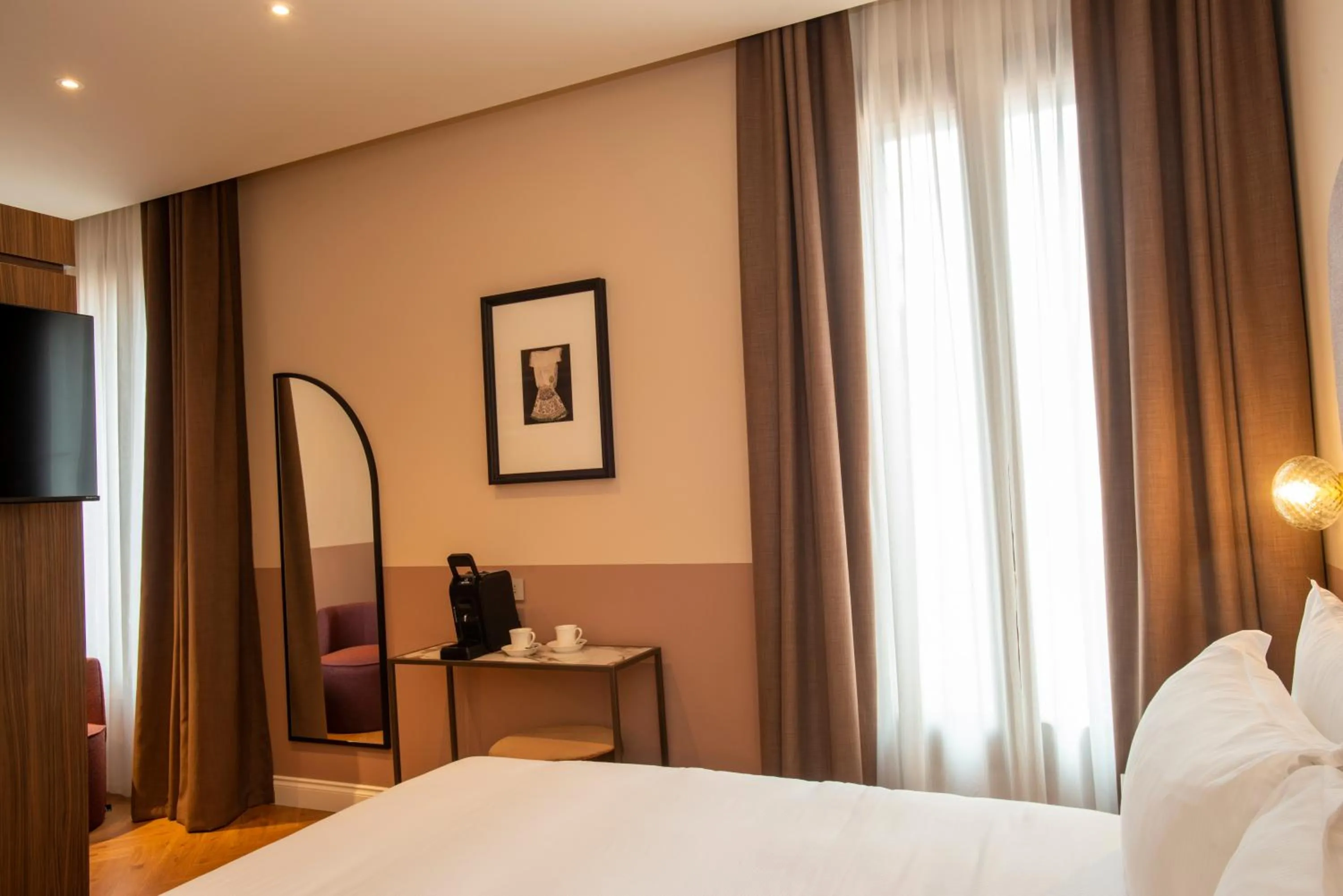 Deluxe Room with Canal View in Hotel de l'Alboro