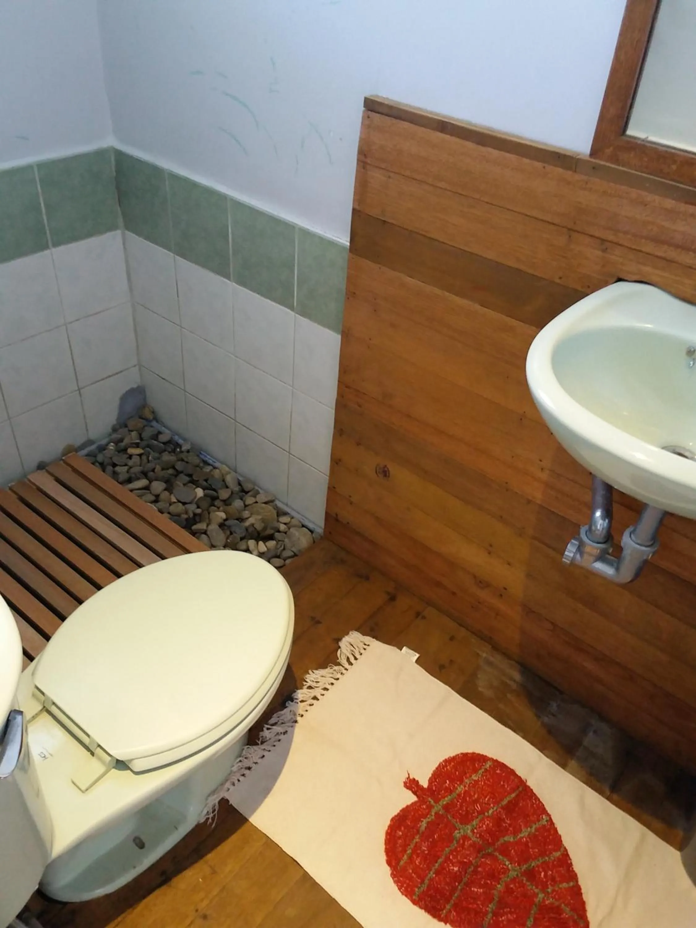 Bathroom in The VRNON Boutique by MY hostel